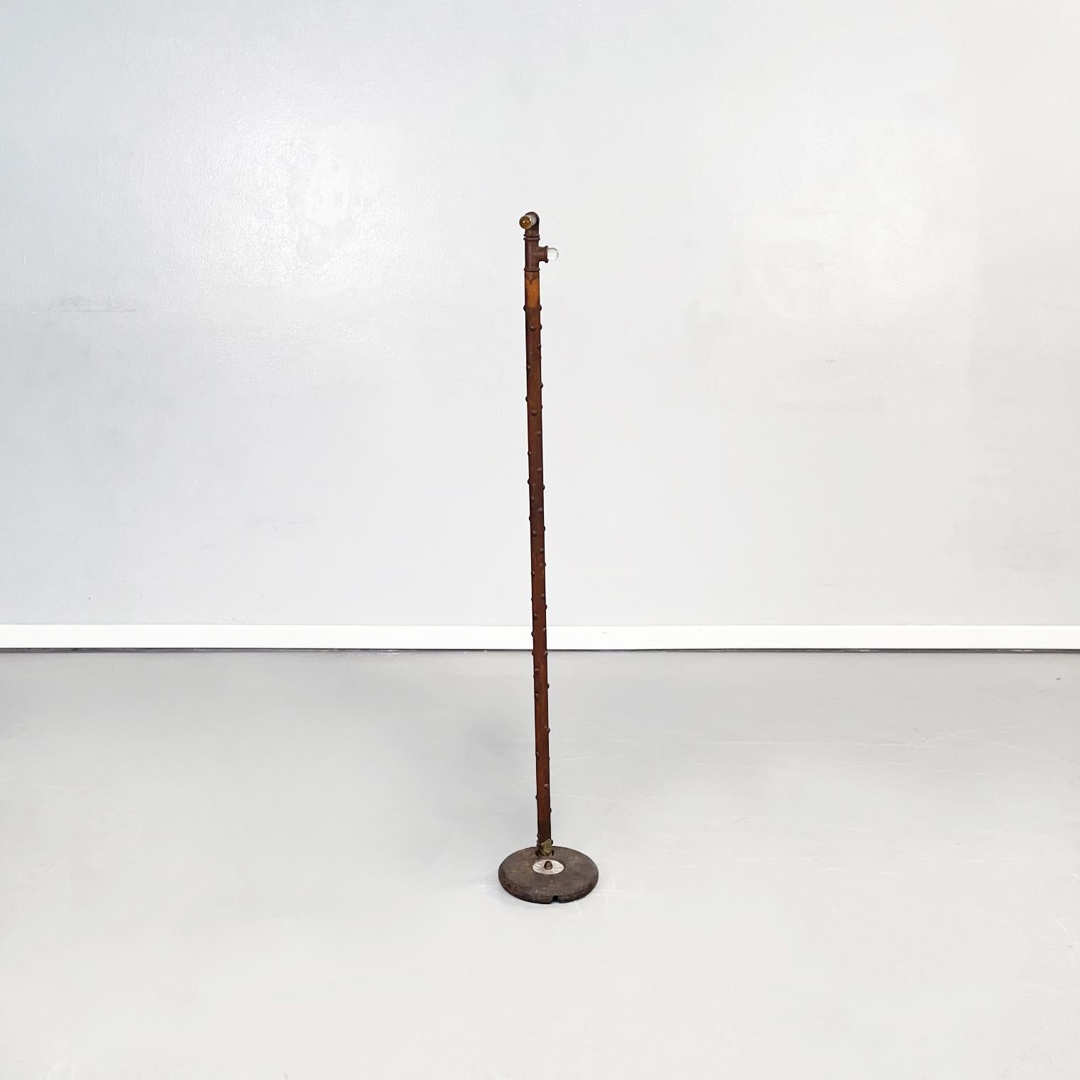 Italian Modern Wooden Valet Clothes Stand with Glass Hooks by Fabiustita, 1990s In Good Condition For Sale In MIlano, IT