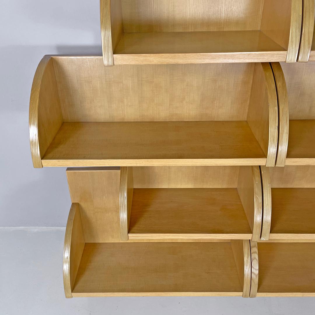 Dutch modern wood wall bookcase by Derk Jan De Vries with rounded shelves, 1980s For Sale 5