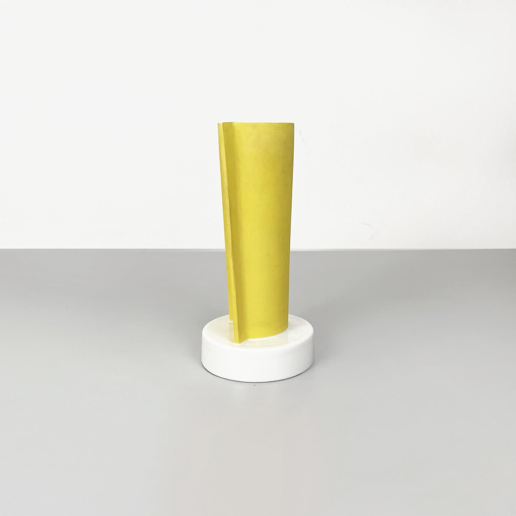 Italian Modern Yellow Ceramic Vase ET1 by Ettore Sottsass for A. Sarri, 1990s In Good Condition For Sale In MIlano, IT