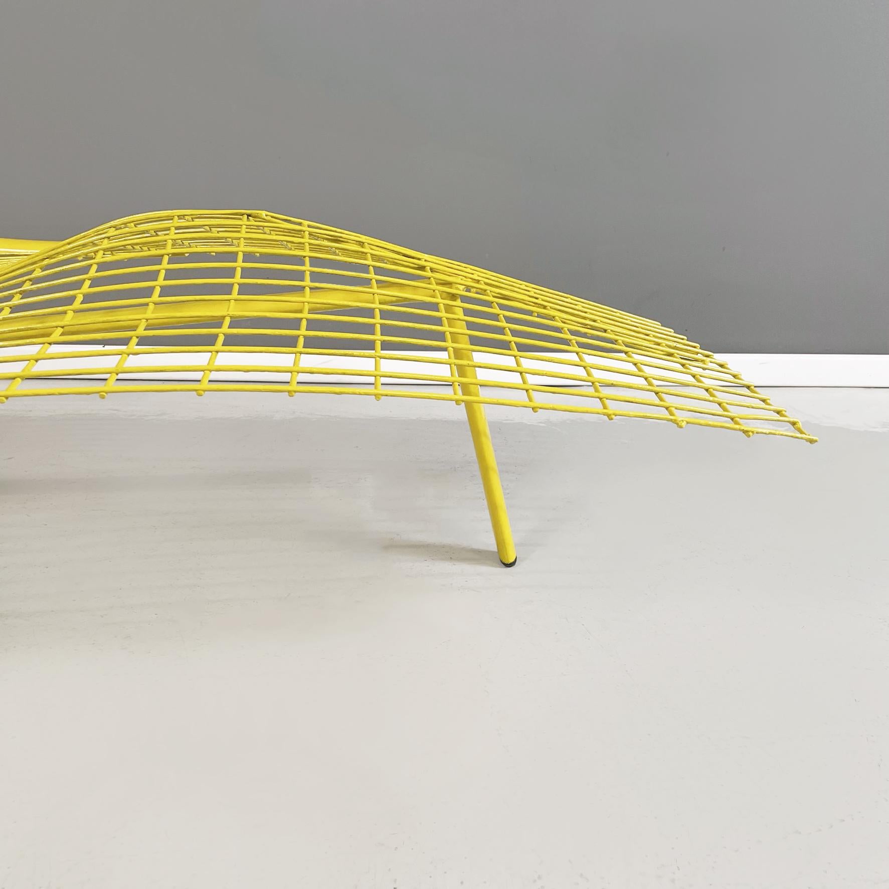 Italian modern Yellow metal Deck chair Swing Rete by Offredi for Saporiti, 1980s For Sale 5