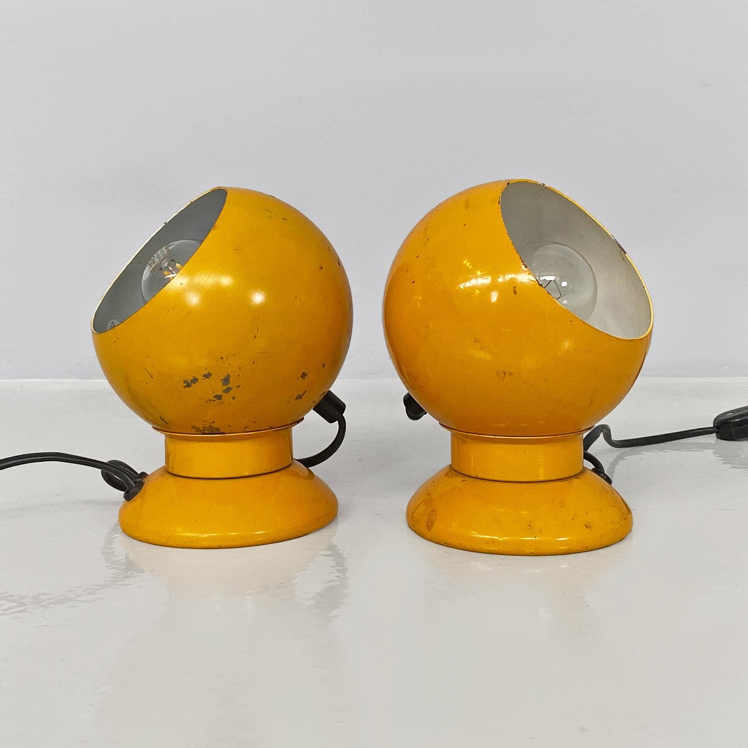 Lampes de table ou appliques italiennes modernes en métal jaune de Goffredo Reggiani, 1970 État moyen - En vente à MIlano, IT