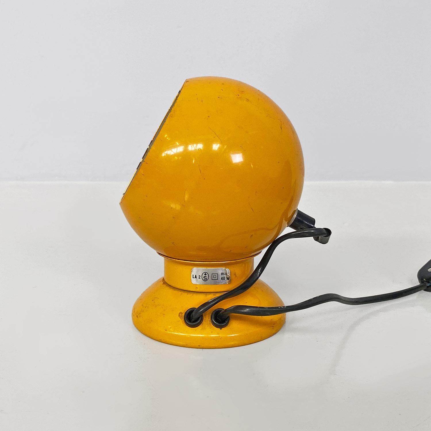 Italian modern yellow metal table lamps or applique by Goffredo Reggiani, 1970s For Sale 1