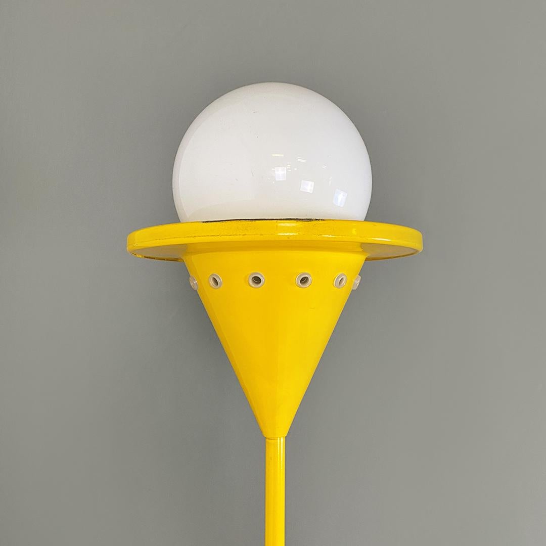 Italian Modern Yellow Metal Thin Floor Lamp, 1980s For Sale 1