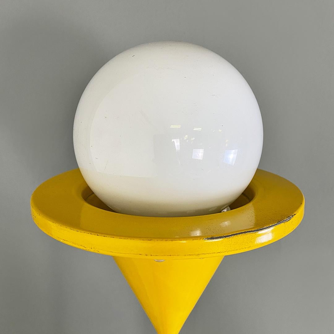 Italian Modern Yellow Metal Thin Floor Lamp, 1980s For Sale 2
