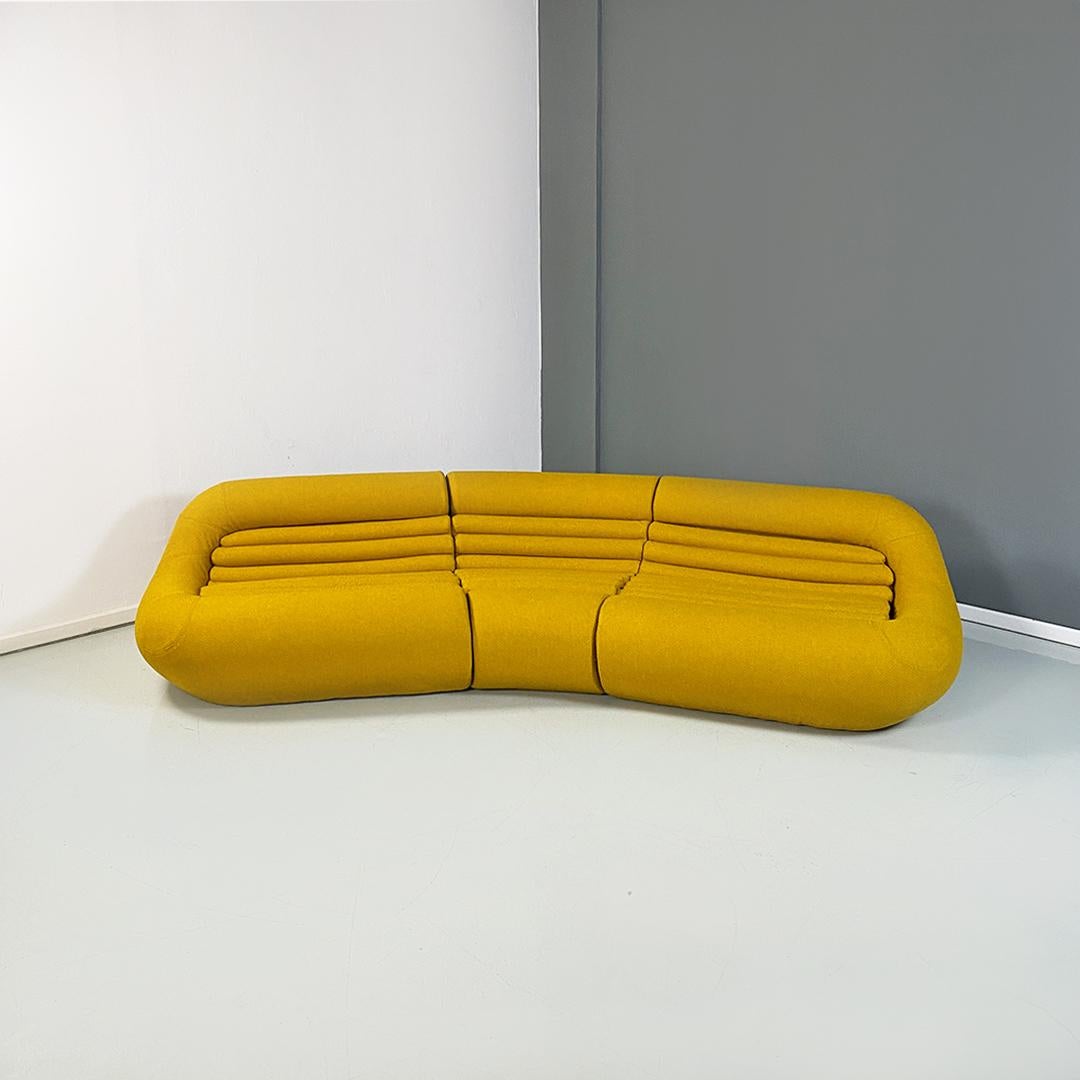 Italian modern yellow fabric modular Carrera sofa by De Pas, D'Urbino and Lomazzi for BBB Bonacina, 1969.
Carrera model modular sofa, with very soft and irregular shapes, with structure entirely padded in polyurethane foam, with three modules of