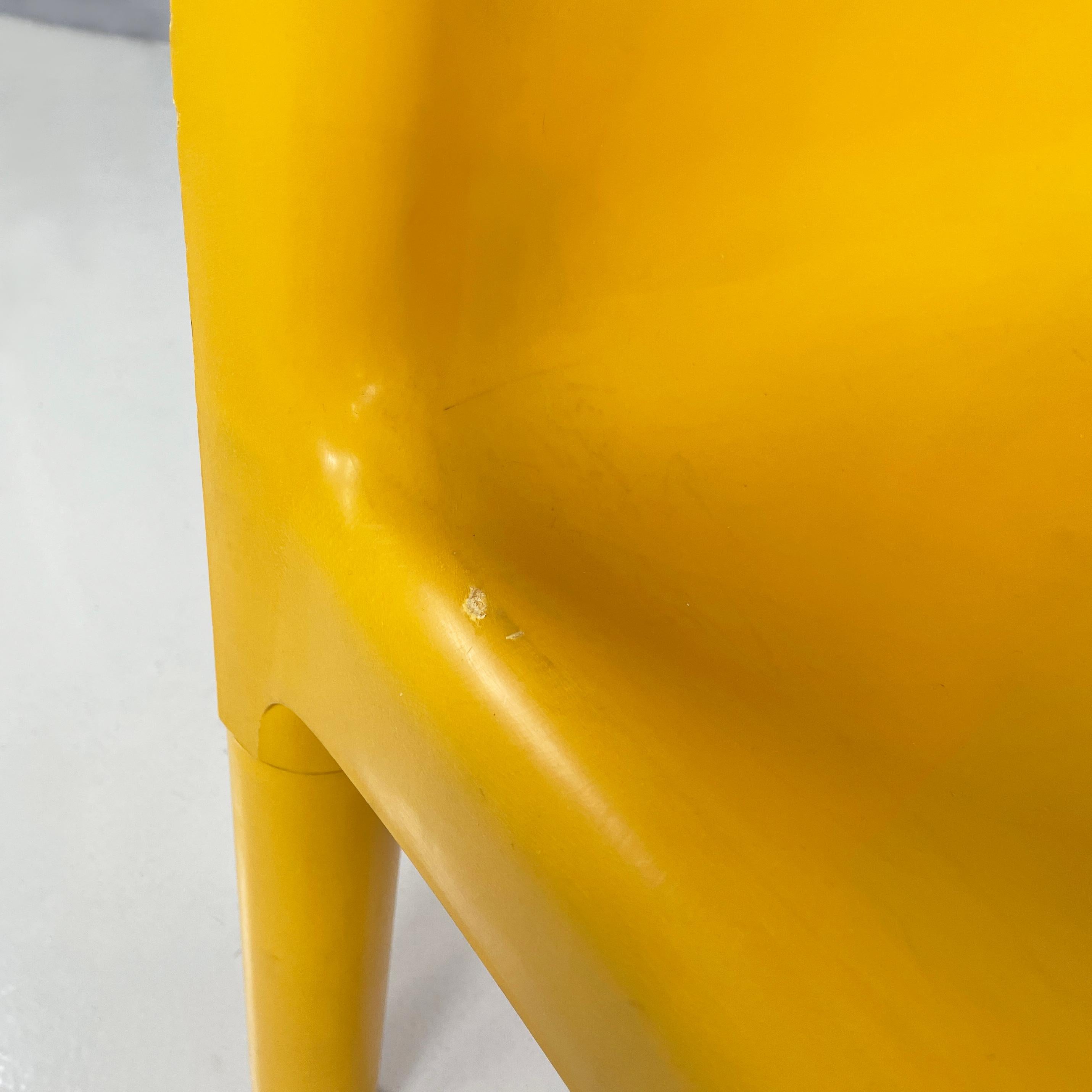 Italian modern Yellow plastic chairs 4875  by Carlo Bartoli for Kartell, 1970s For Sale 5