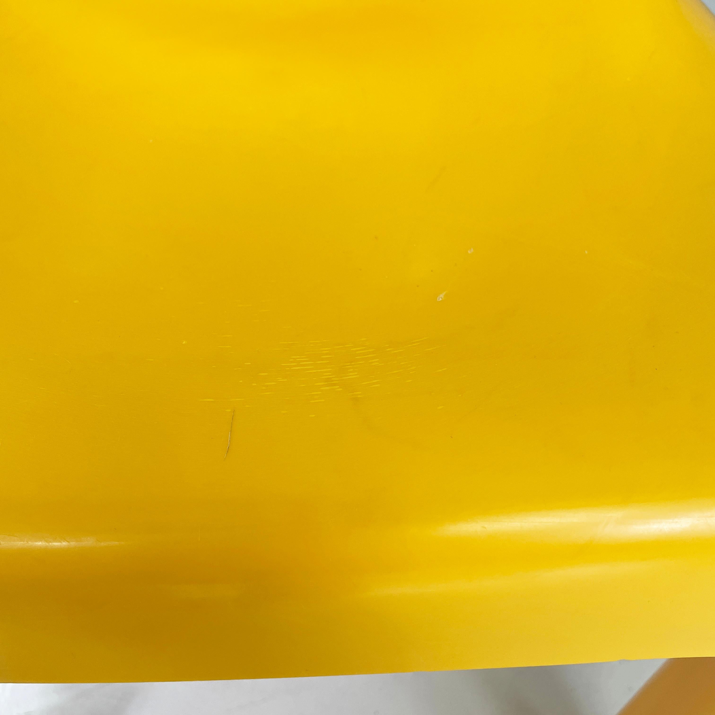 Italian modern Yellow plastic chairs 4875  by Carlo Bartoli for Kartell, 1970s For Sale 6