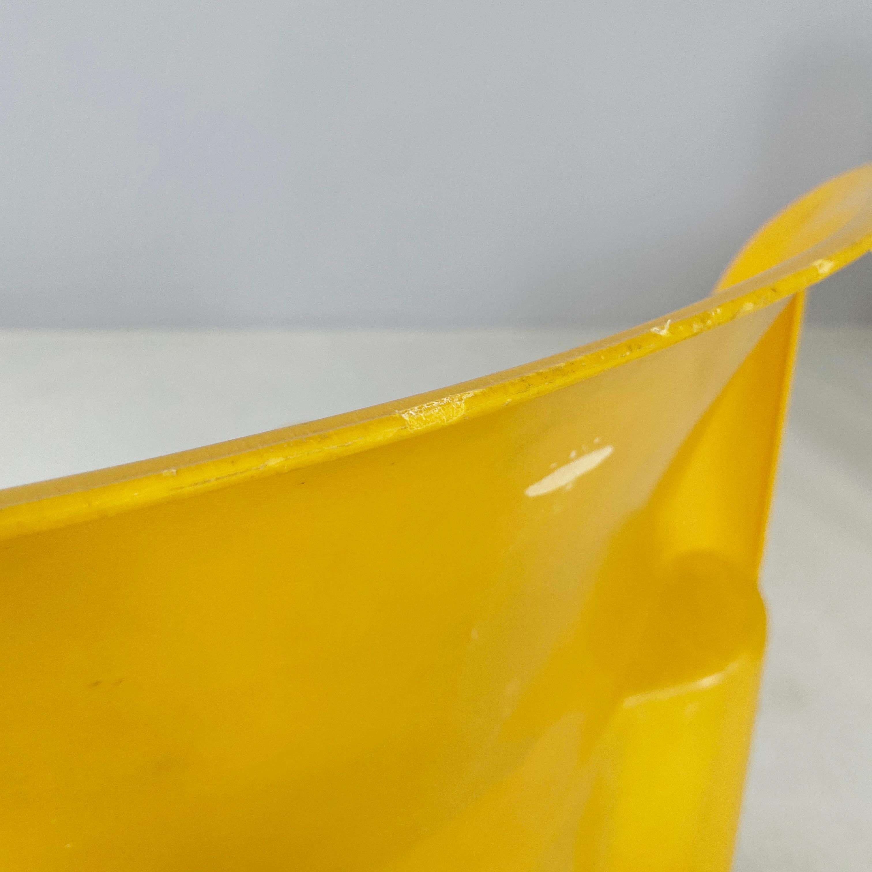 Italian modern Yellow plastic chairs 4875  by Carlo Bartoli for Kartell, 1970s For Sale 8