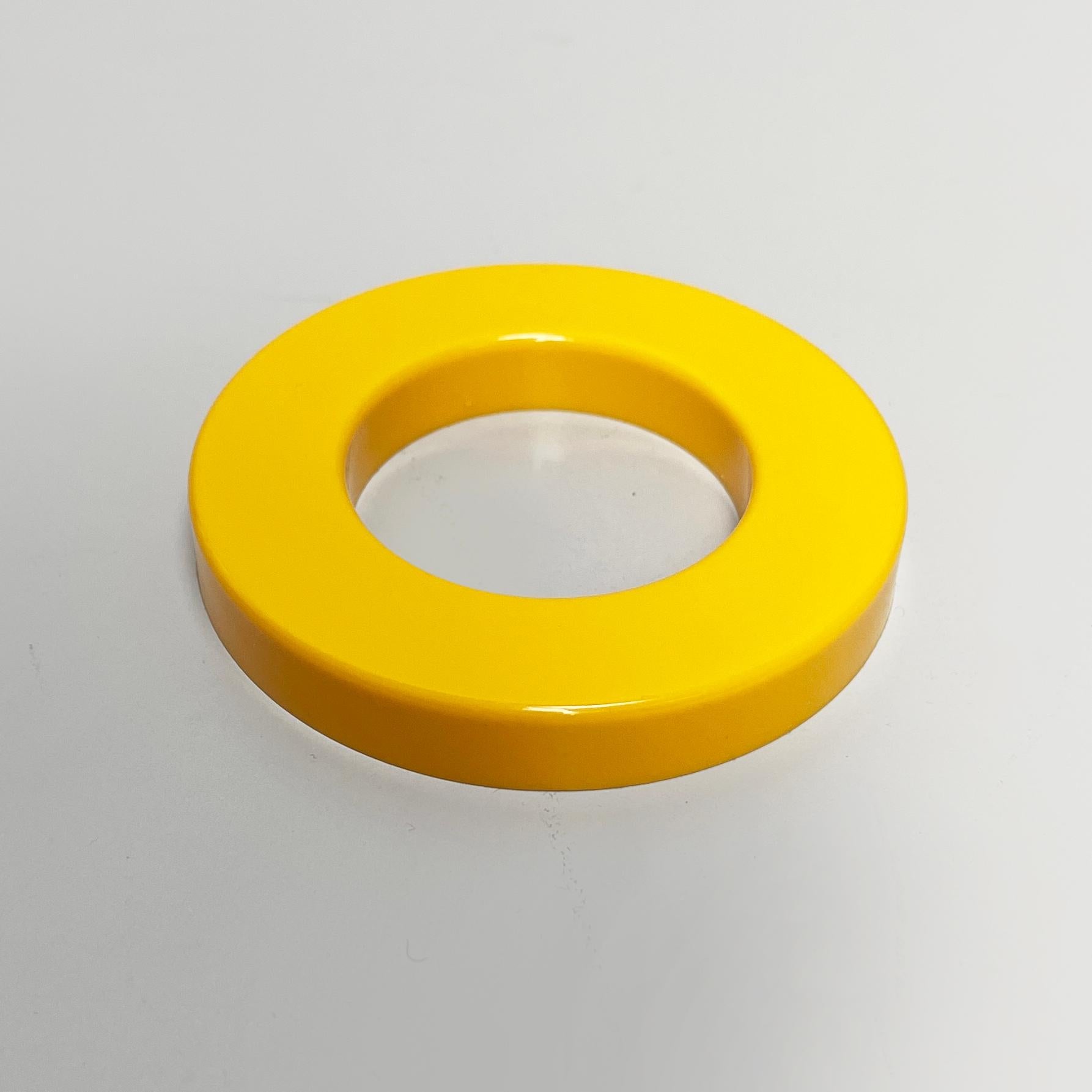 Plastic Italian modern yellow rings for the perpetual wall calendar by Ring A Date, 2020 For Sale