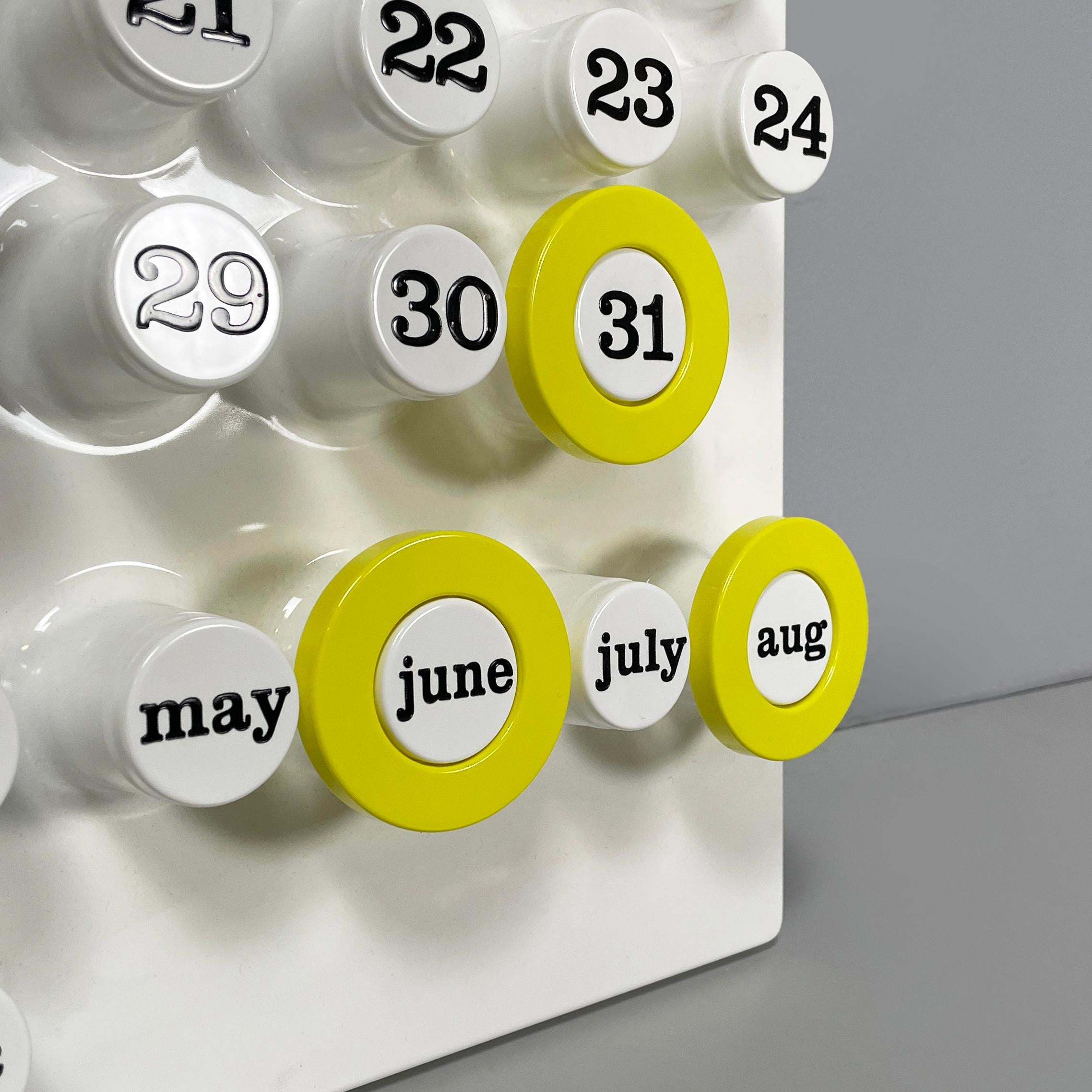 Plastic Italian modern yellow rings for perpetual wall calendar by Ring A Date 2020 For Sale