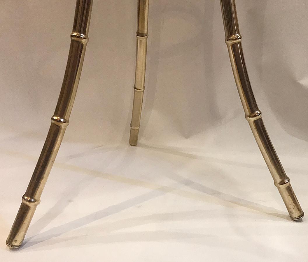 Table d'appoint italienne moderne en vente 2