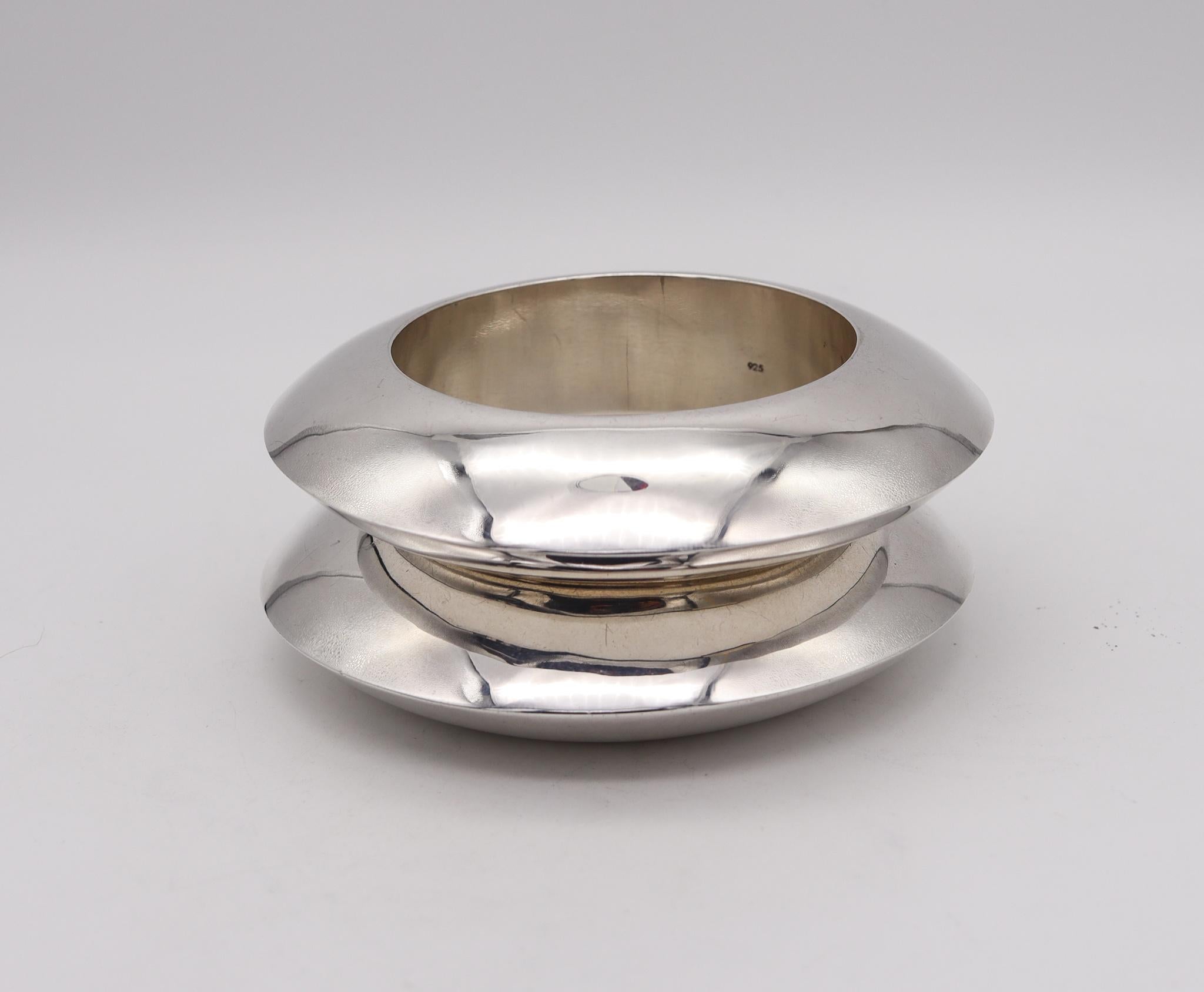 Women's Italian Modernism 1970 Pair of Bold Geometric Bangles Bracelet Sterling Silver For Sale