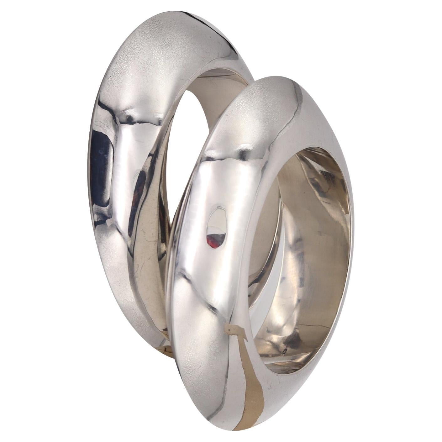 Italian Modernism 1970 Pair of Bold Geometric Bangles Bracelet Sterling Silver For Sale
