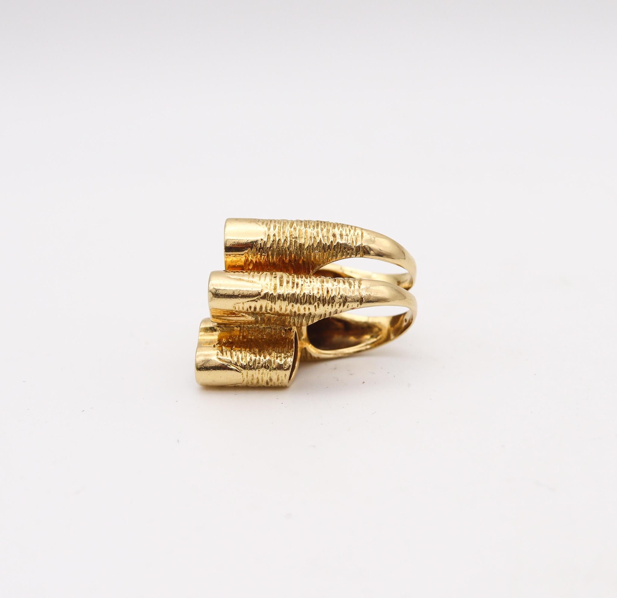 Brilliant Cut Italian Modernist 1970 Concretism Sculptural Ring In 18Kt Yellow Gold & Diamonds