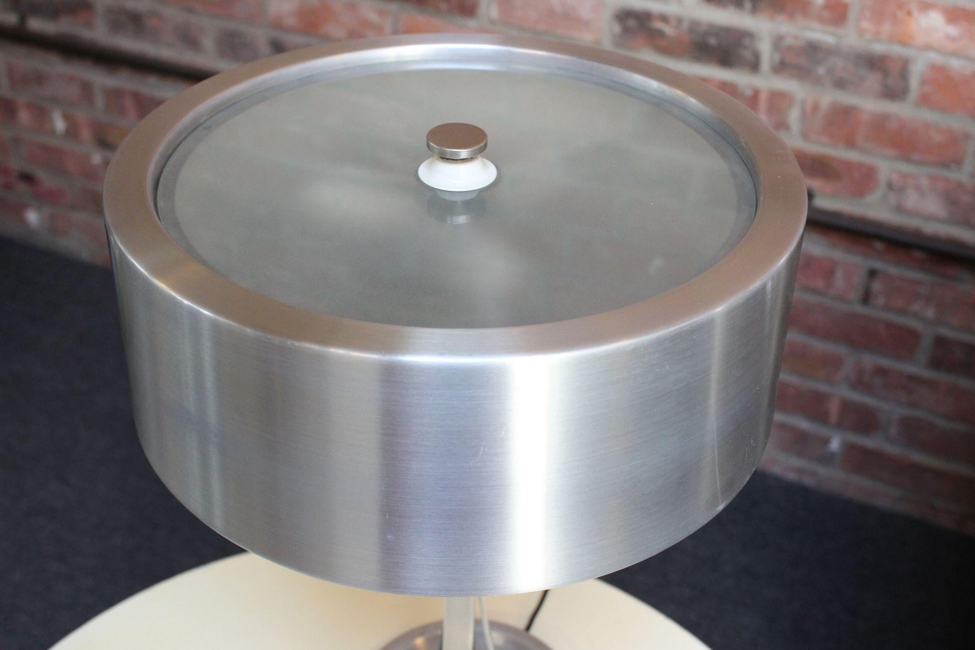 Lampada da tavolo regolabile in alluminio modernista di Oscar Torlasco per Lumi in vendita 9