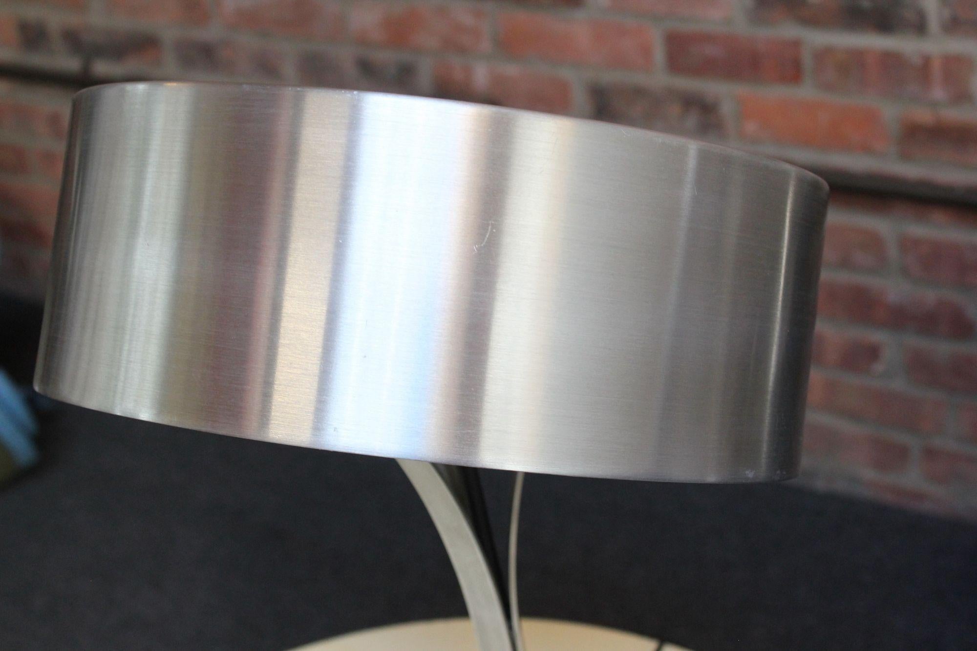 Italian Modernist Adjustable Aluminum Table Lamp by Oscar Torlasco for Lumi For Sale 7