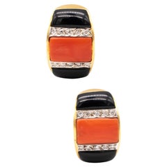Italian Modernist Art Deco Pair Of Clips Earrings 18Kt Gold Diamonds Coral Onyx