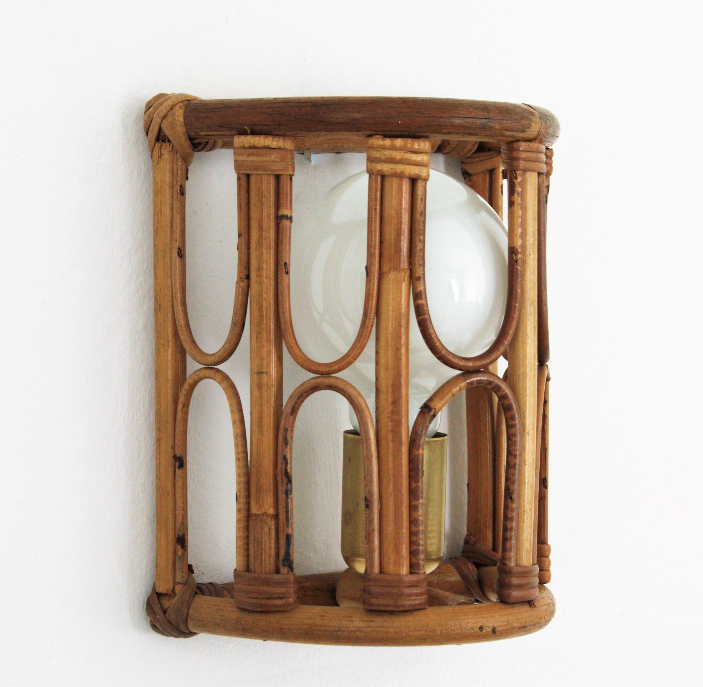 Mid-Century Modern Rattan Bamboo Italian Modernist Wall Sconce, 1960s For Sale