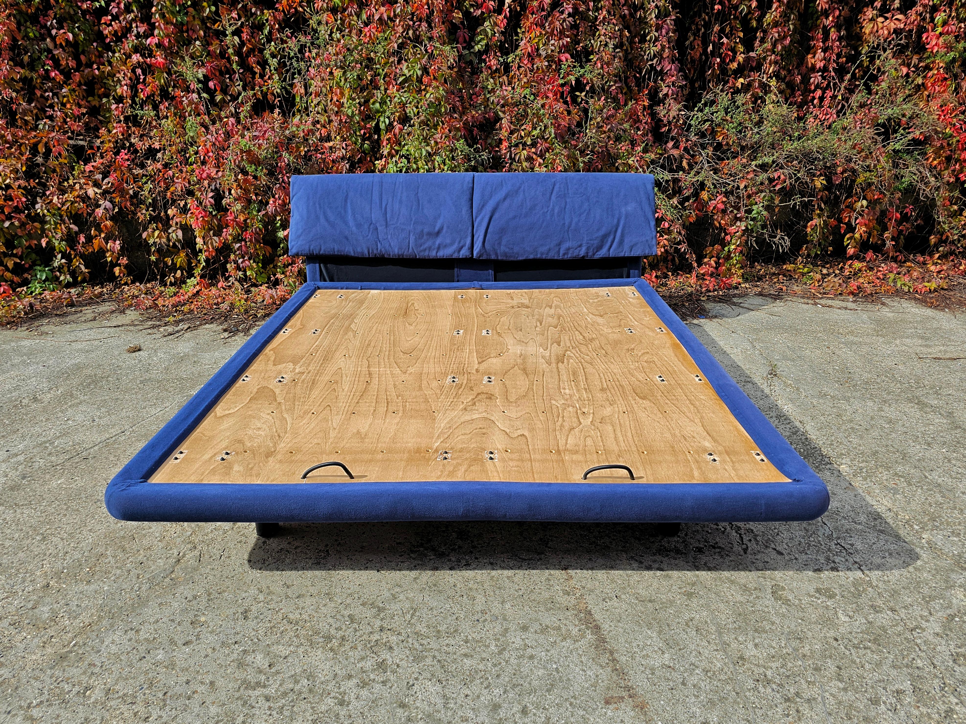 Italiano Letto italiano modernista 