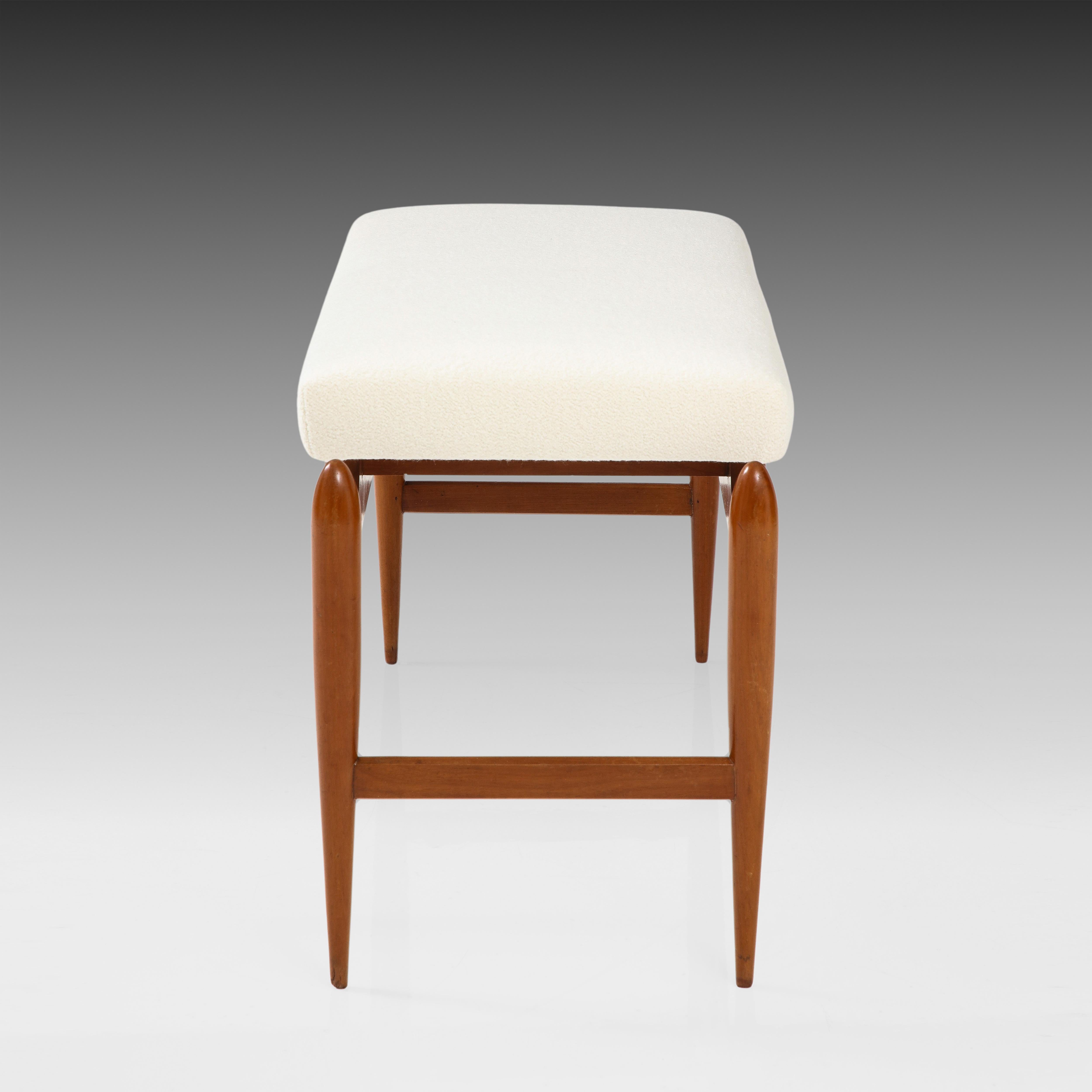 Italian Modernist Bench in Ivory Bouclé In Good Condition For Sale In New York, NY