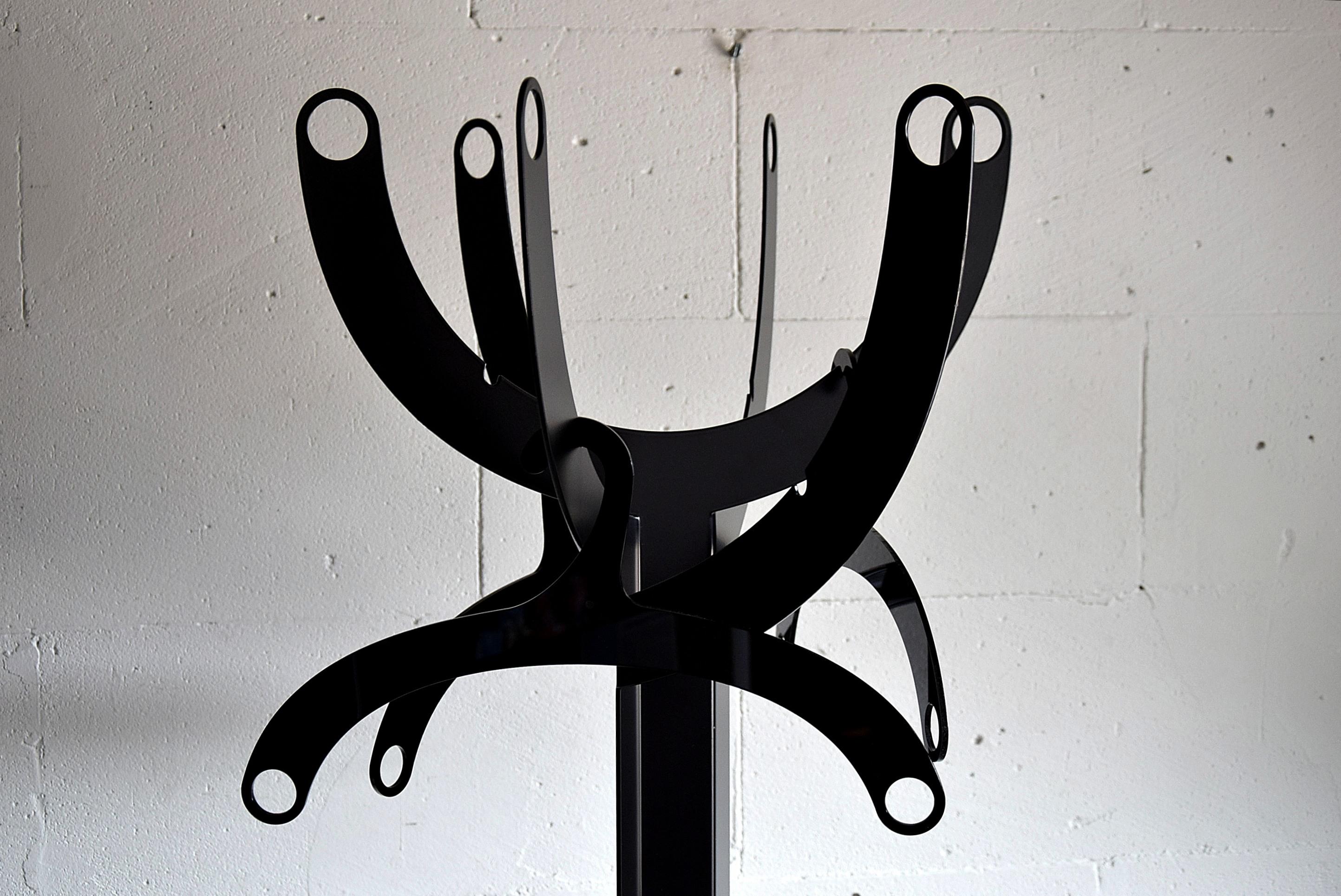 Italian Modernist Black Coat Stand In Good Condition For Sale In Weesp, NL