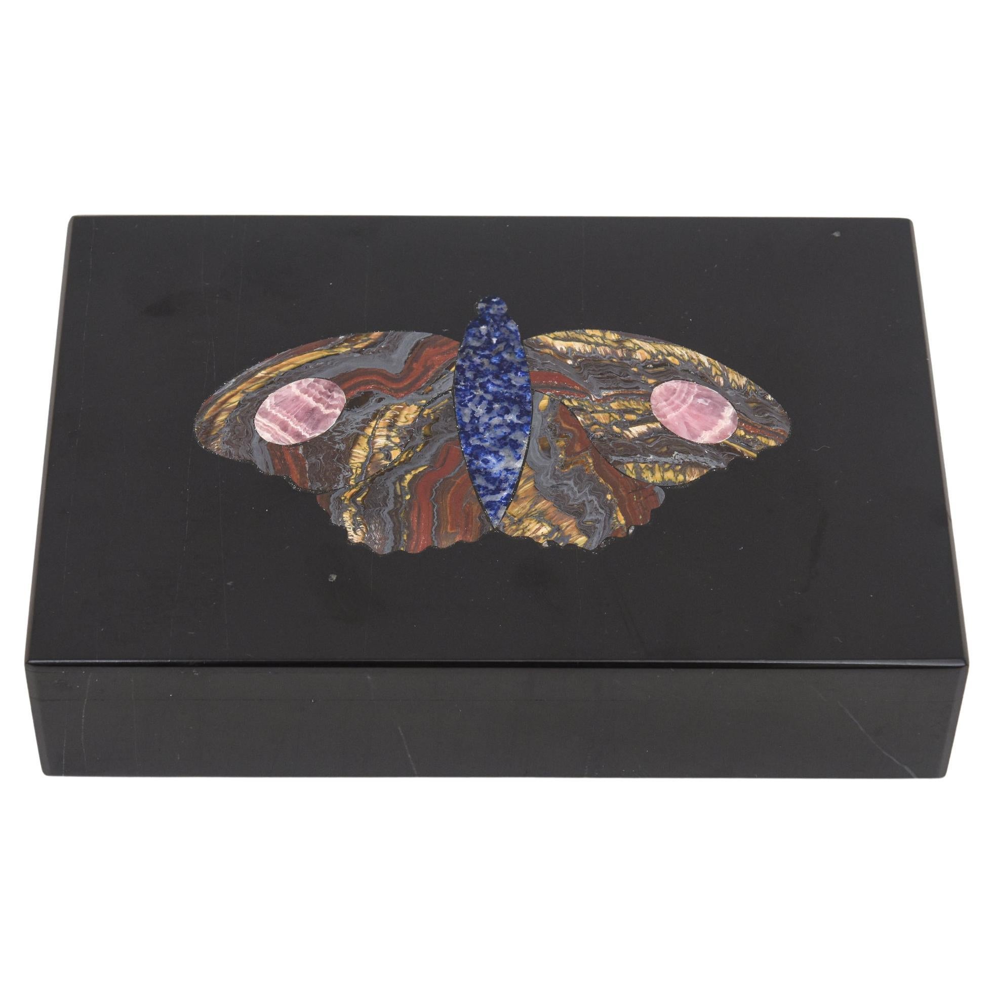 Boîte à papillons moderniste italienne en marbre noir, lapis, tigre et rhodochrosite rose en vente