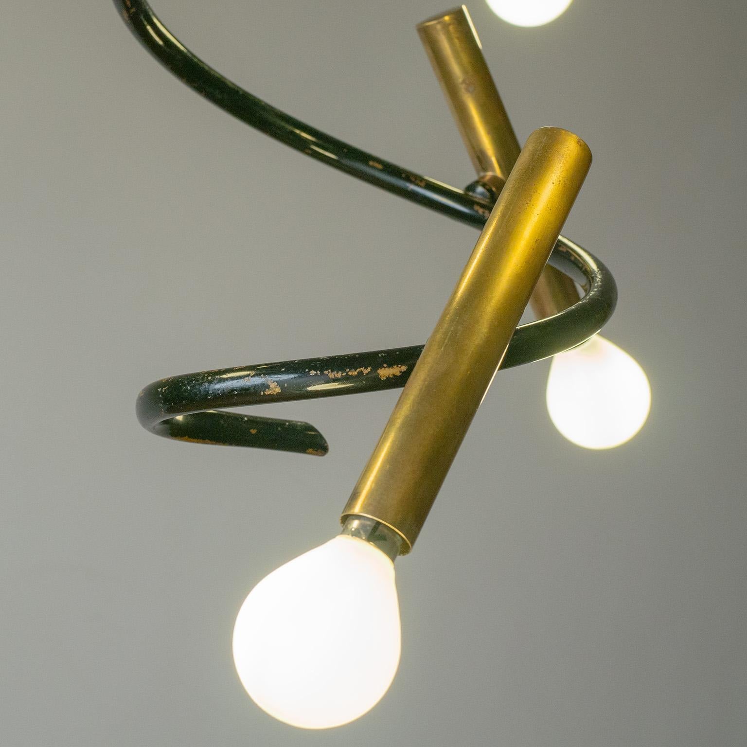 Lampadario italiano modernista in ottone, anni '50 in vendita 1