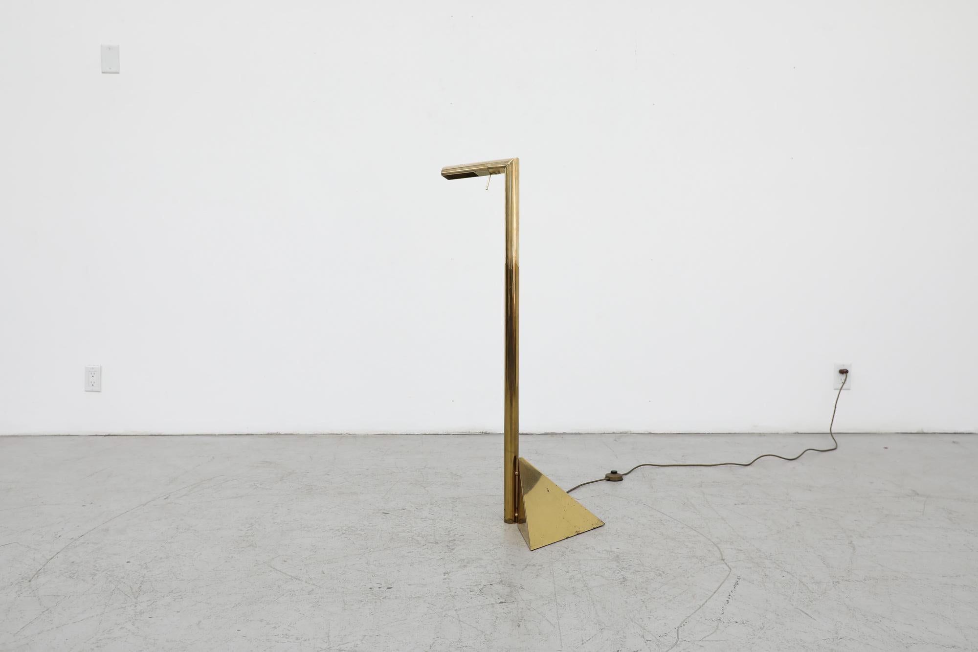 Italian Modernist Brass Floor Light In Good Condition For Sale In Los Angeles, CA
