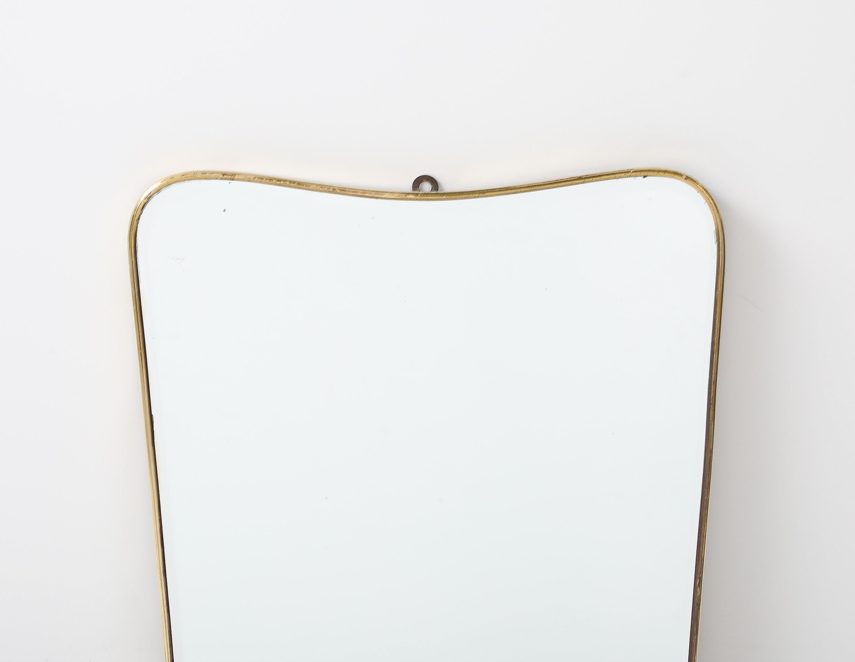 Mid-Century Modern Miroir mural moderniste italien en forme de laiton, vers 1950 en vente