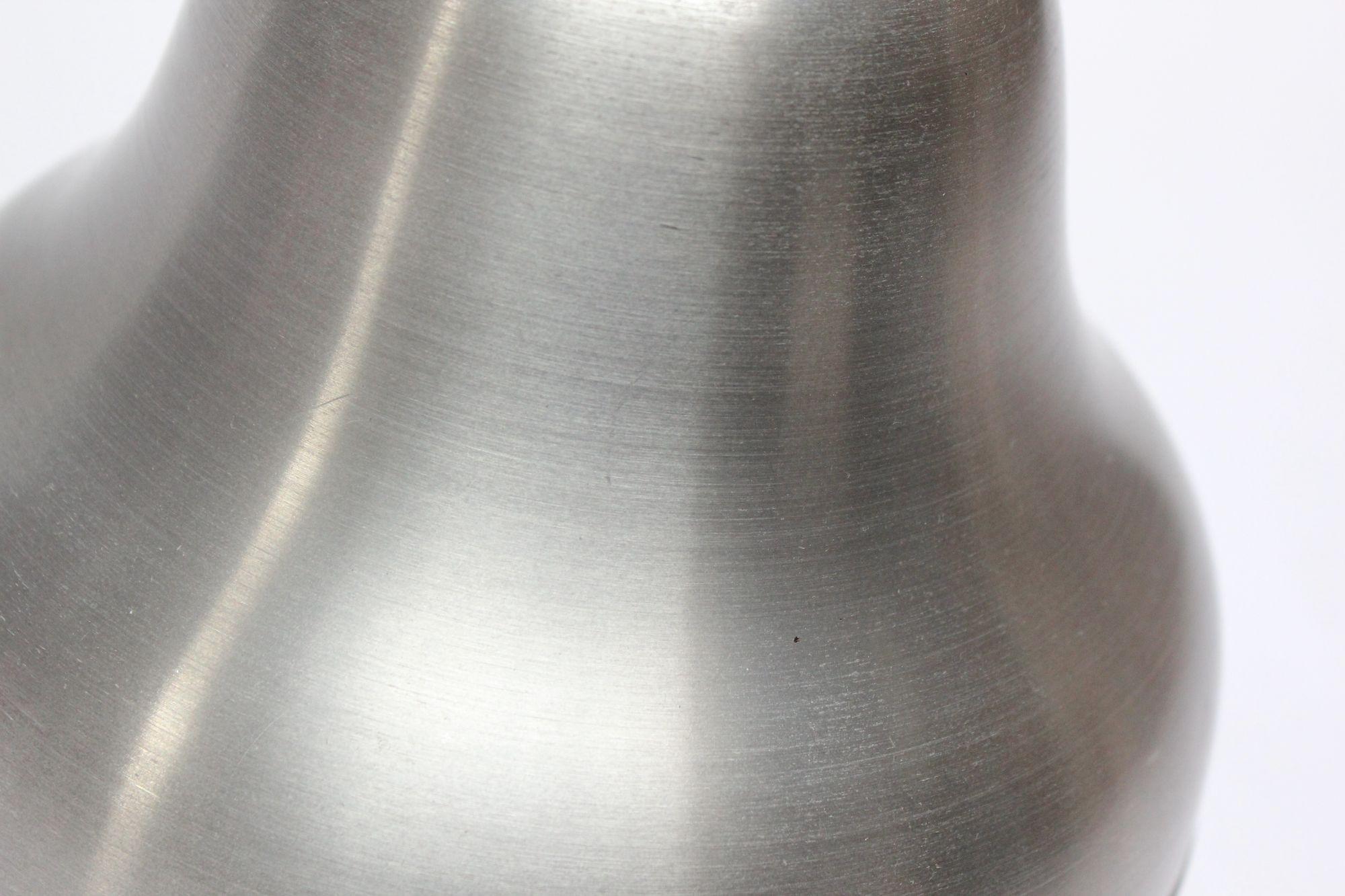 Italienischer modernistischer Eiskübel aus gebürstetem Aluminium „Perle“ im Angebot 4