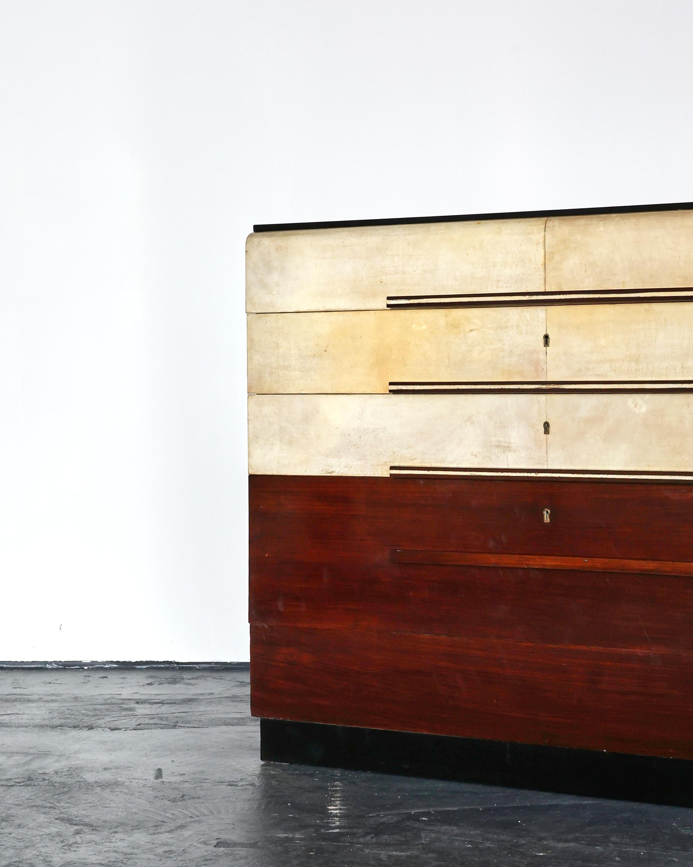 Italian Modernist C.1940s Vellum Chest of Drawers For Sale 10