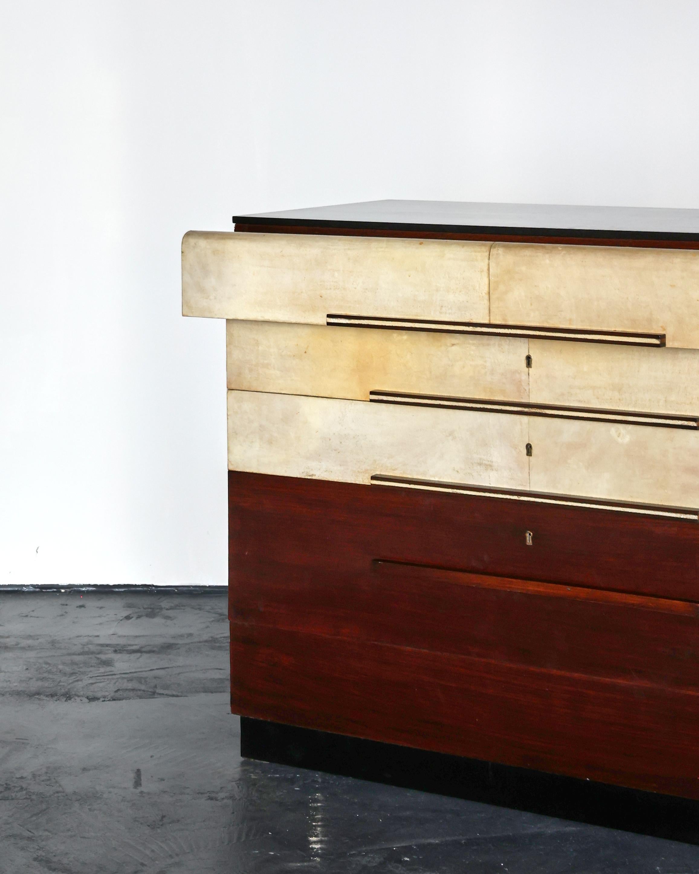 Italian Modernist C.1940s Vellum Chest of Drawers For Sale 11
