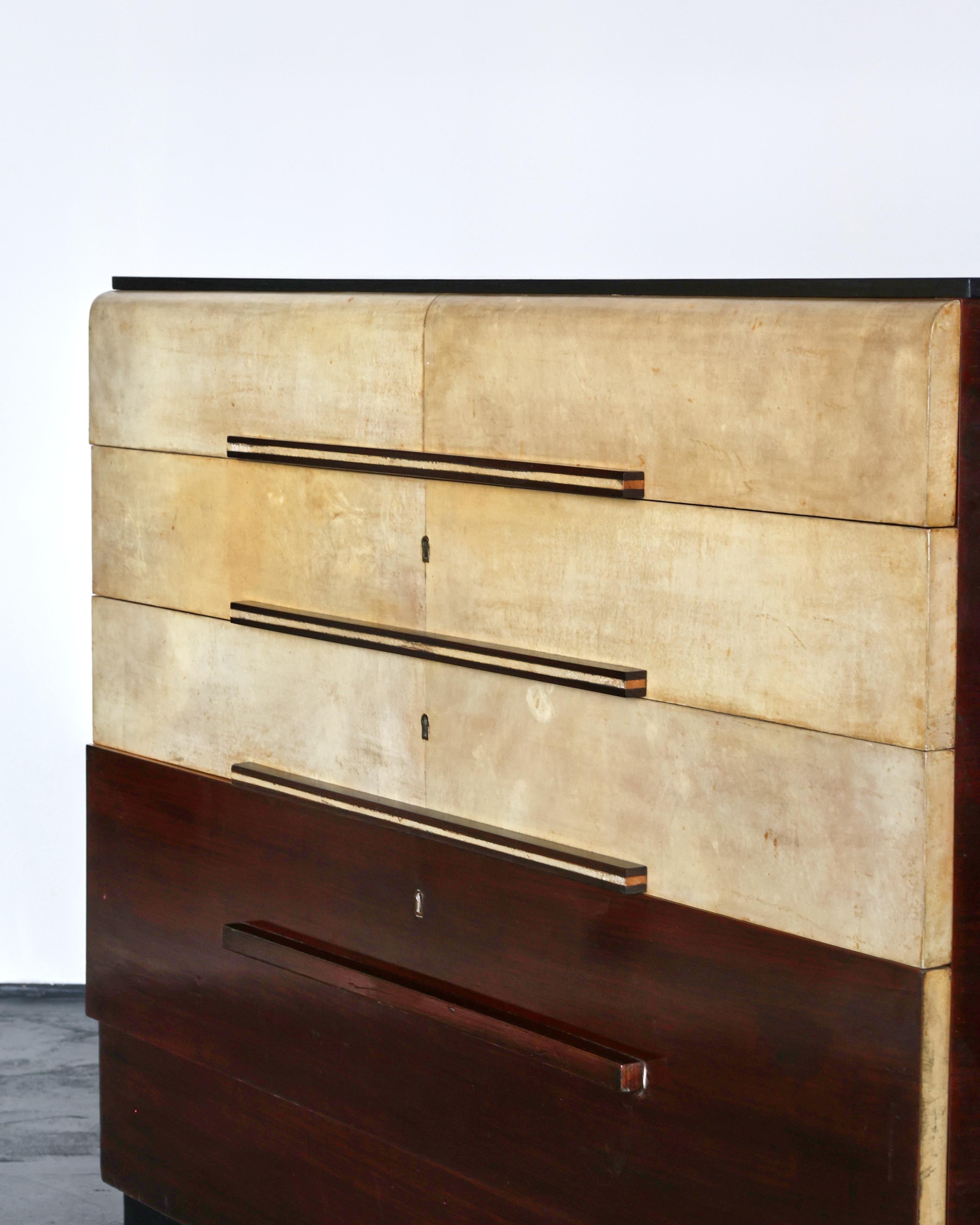 Italian Modernist C.1940s Vellum Chest of Drawers For Sale 3