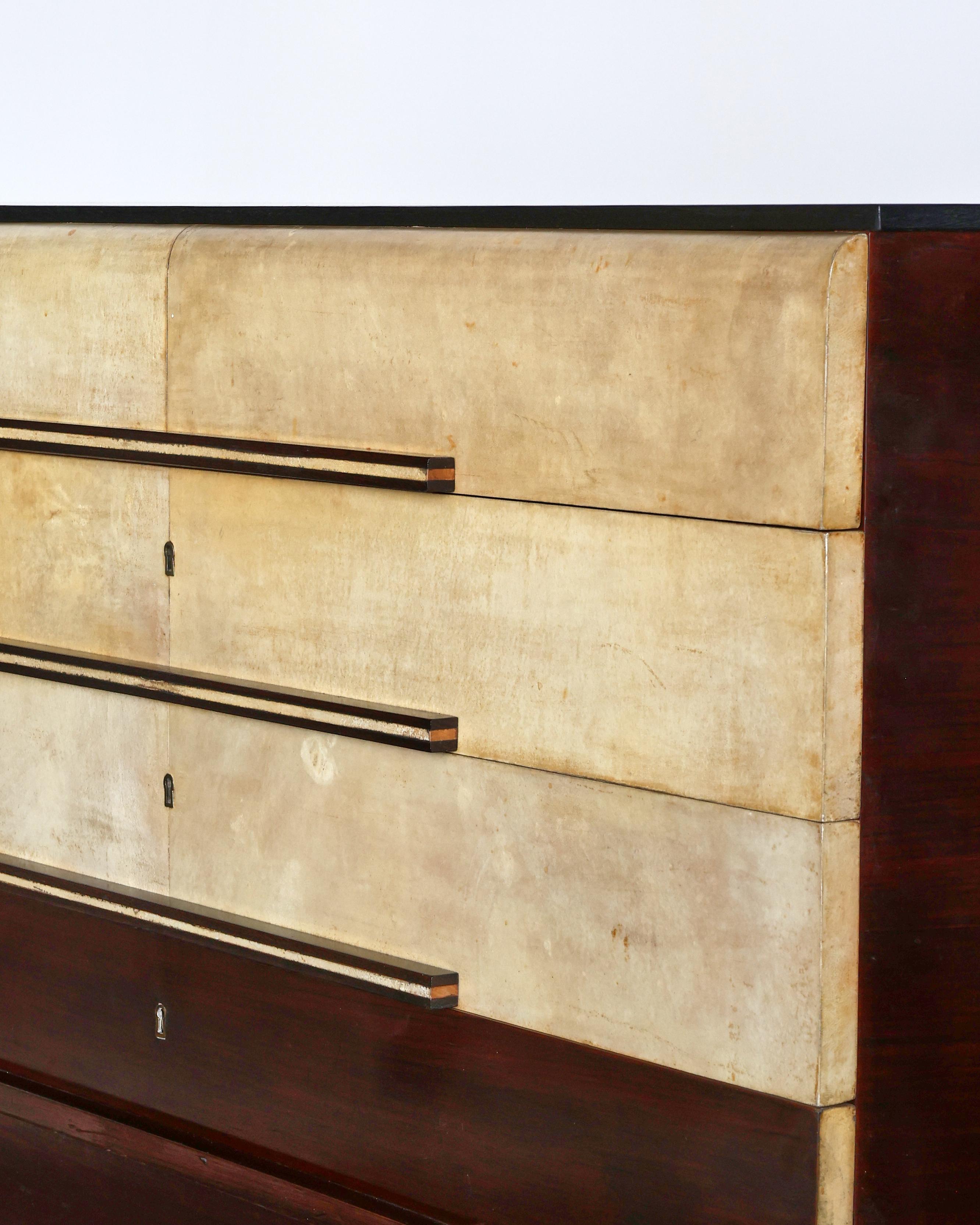 Italian Modernist C.1940s Vellum Chest of Drawers For Sale 4