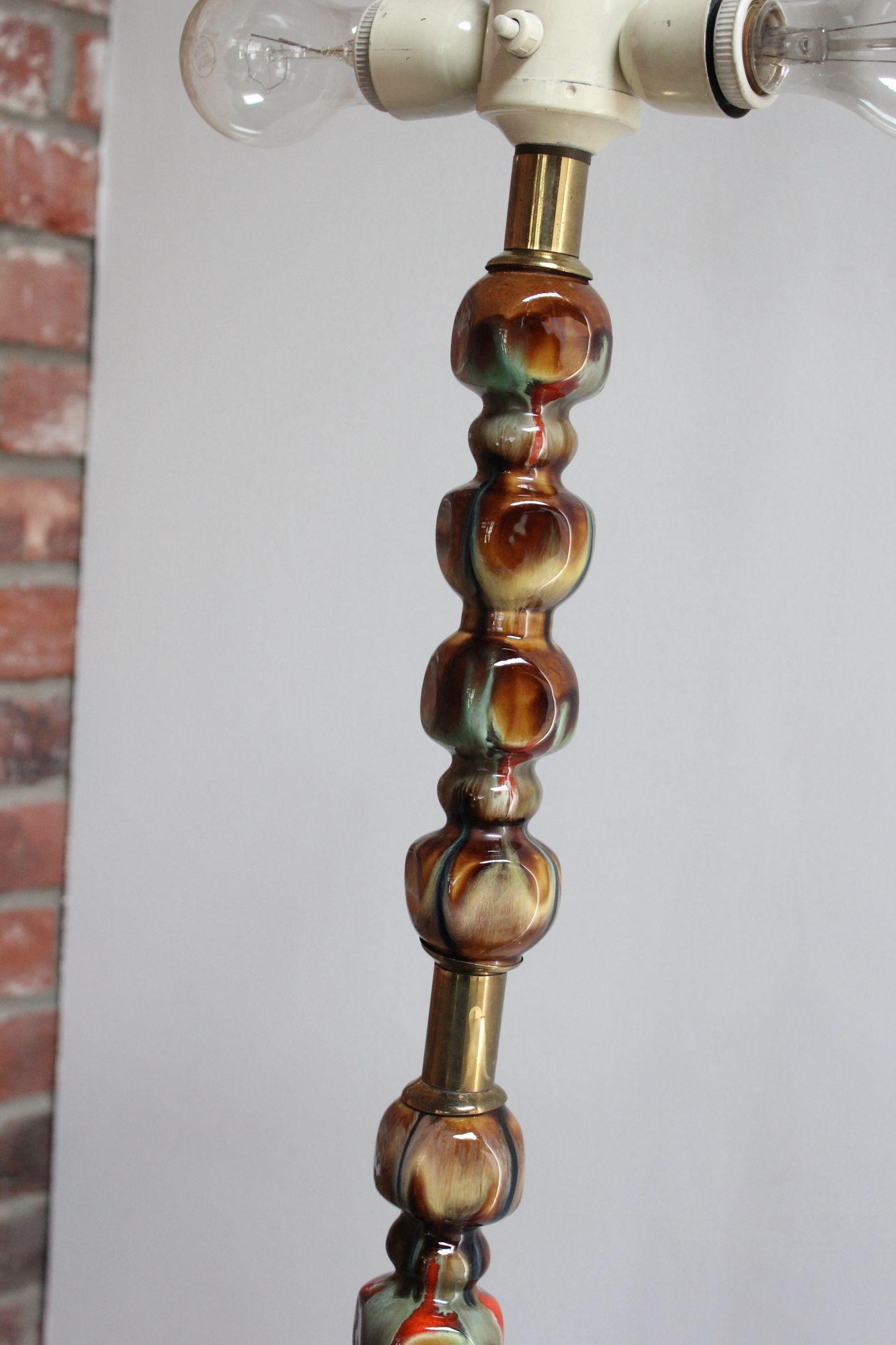Mid-20th Century Italian Modernist Ceramic Floor Lamp with Brass Tripod Base For Sale