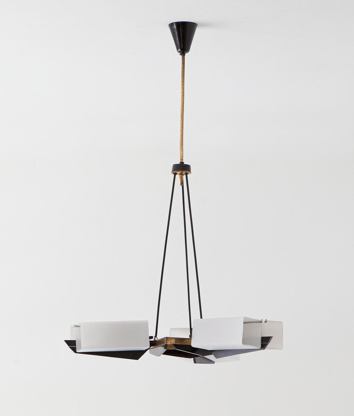 Mid-20th Century Italian Modernist Chandelier by Stilnovo in Brass and Opaline Glass, 1950s