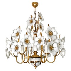 Lampadario modernista italiano in vetro di Murano, fiori e ottone dorato e porcellana