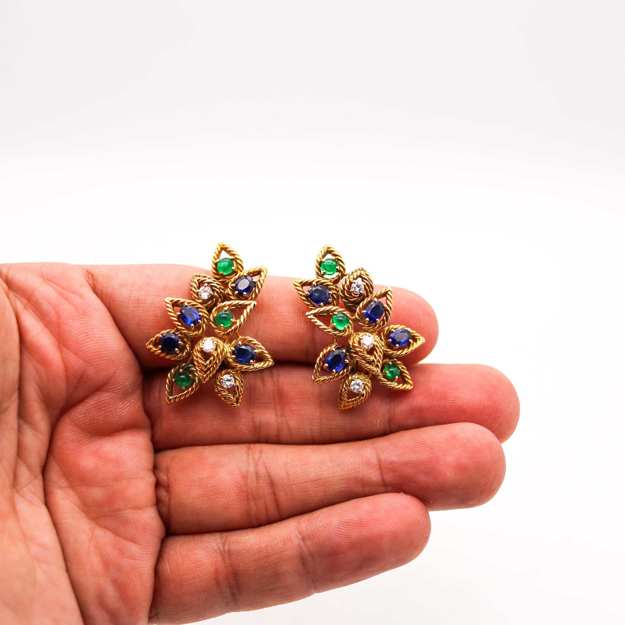 Women's Italian Modernist Clips Earrings In 18Kt Gold 5.68 Ctw Diamonds Sapphire Emerald For Sale
