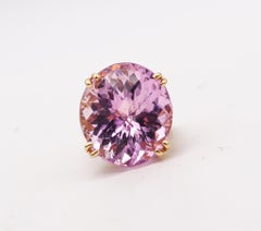 Italian Modernist Cocktail Ring In Solid 14Kt Yellow Gold With 52.08 Cts Kunzite