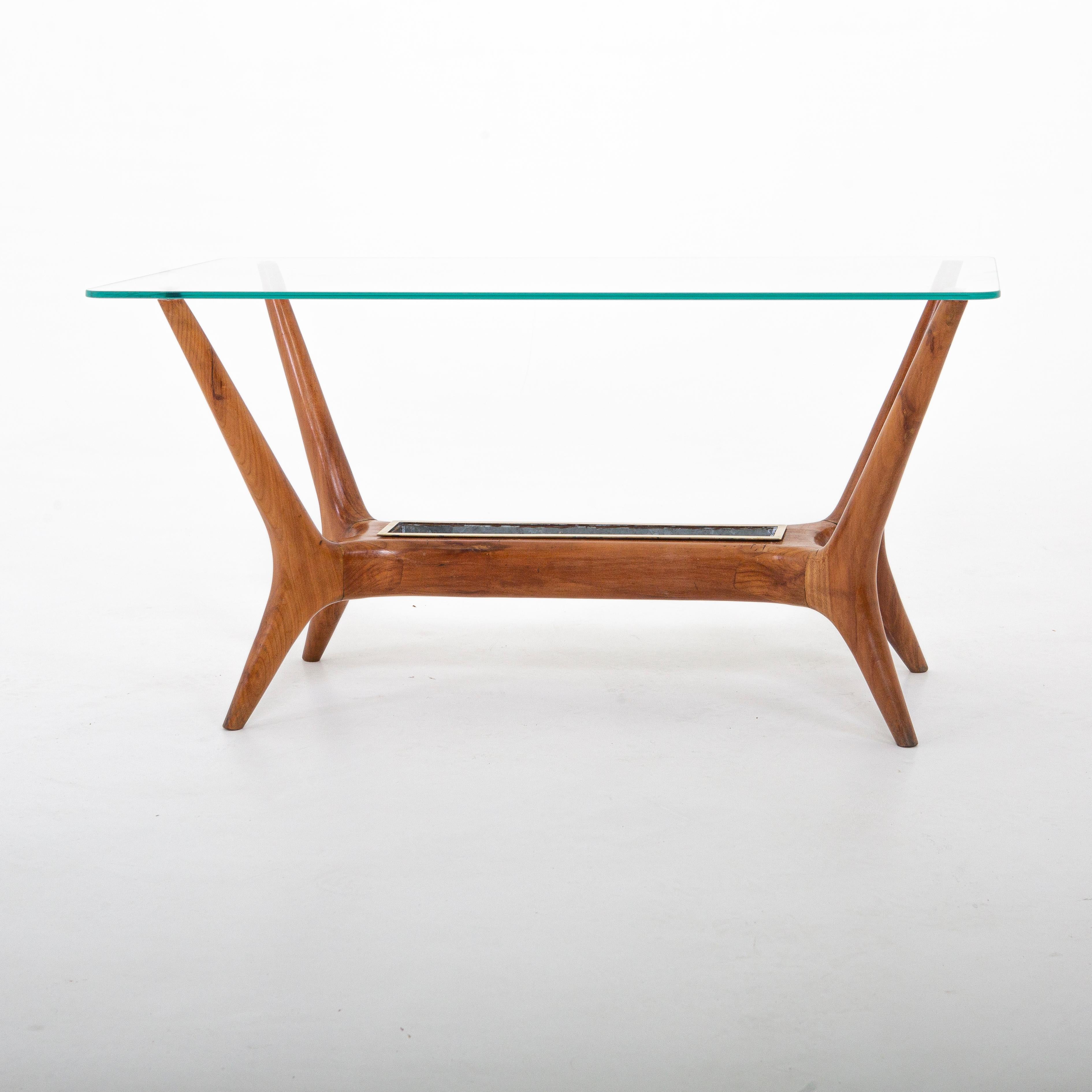 Italian Modernist Cocktail Table Attributed to Gio Ponti For Sale 3