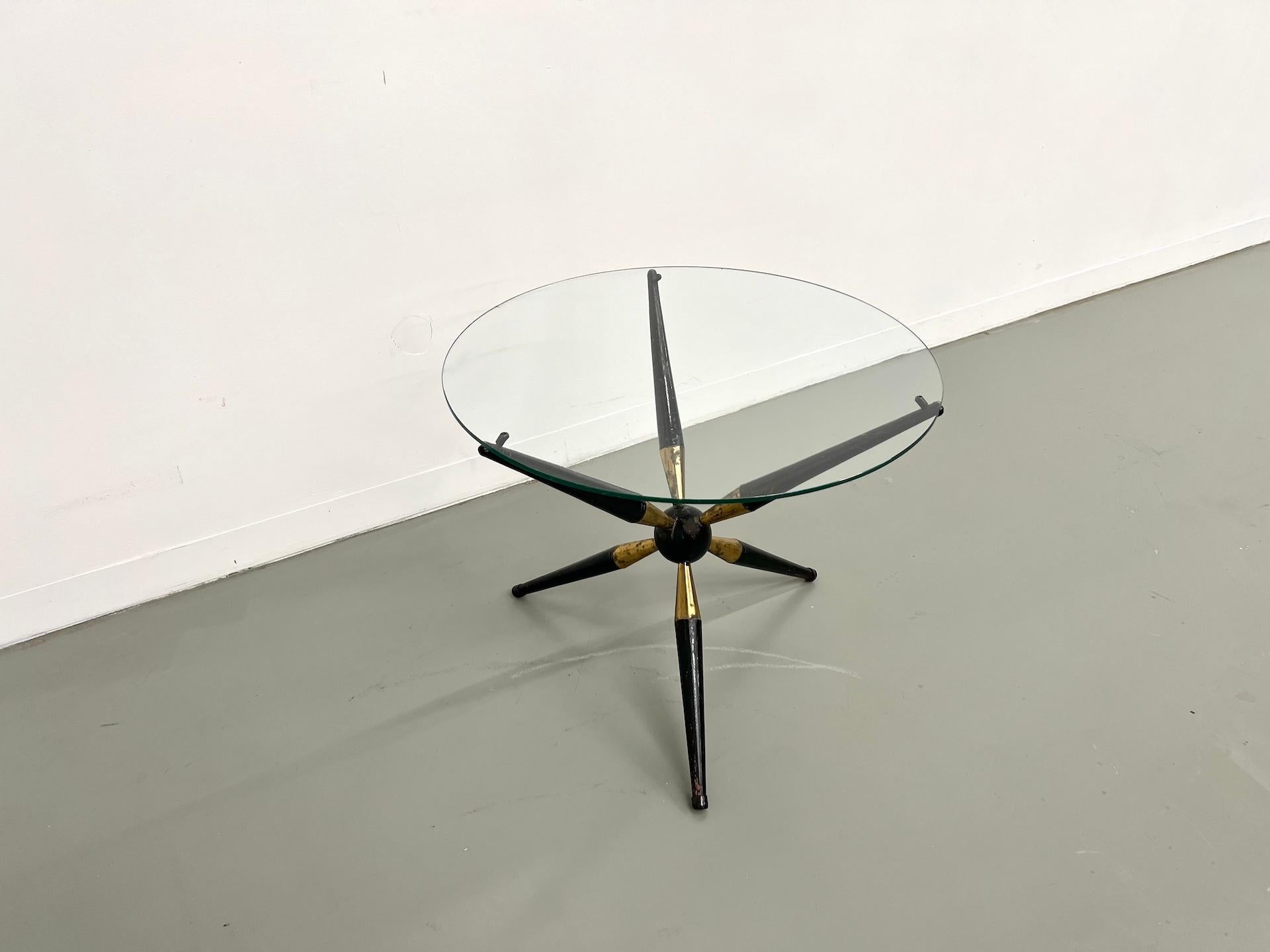 Italian modernist coffee table, 1950s. For Sale 4