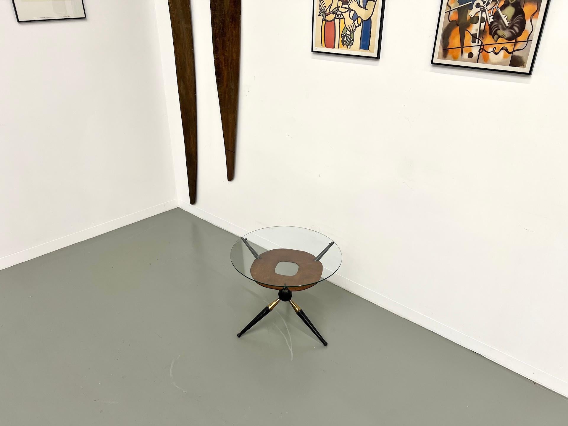 Italian modernist coffee table, 1950s. For Sale 8
