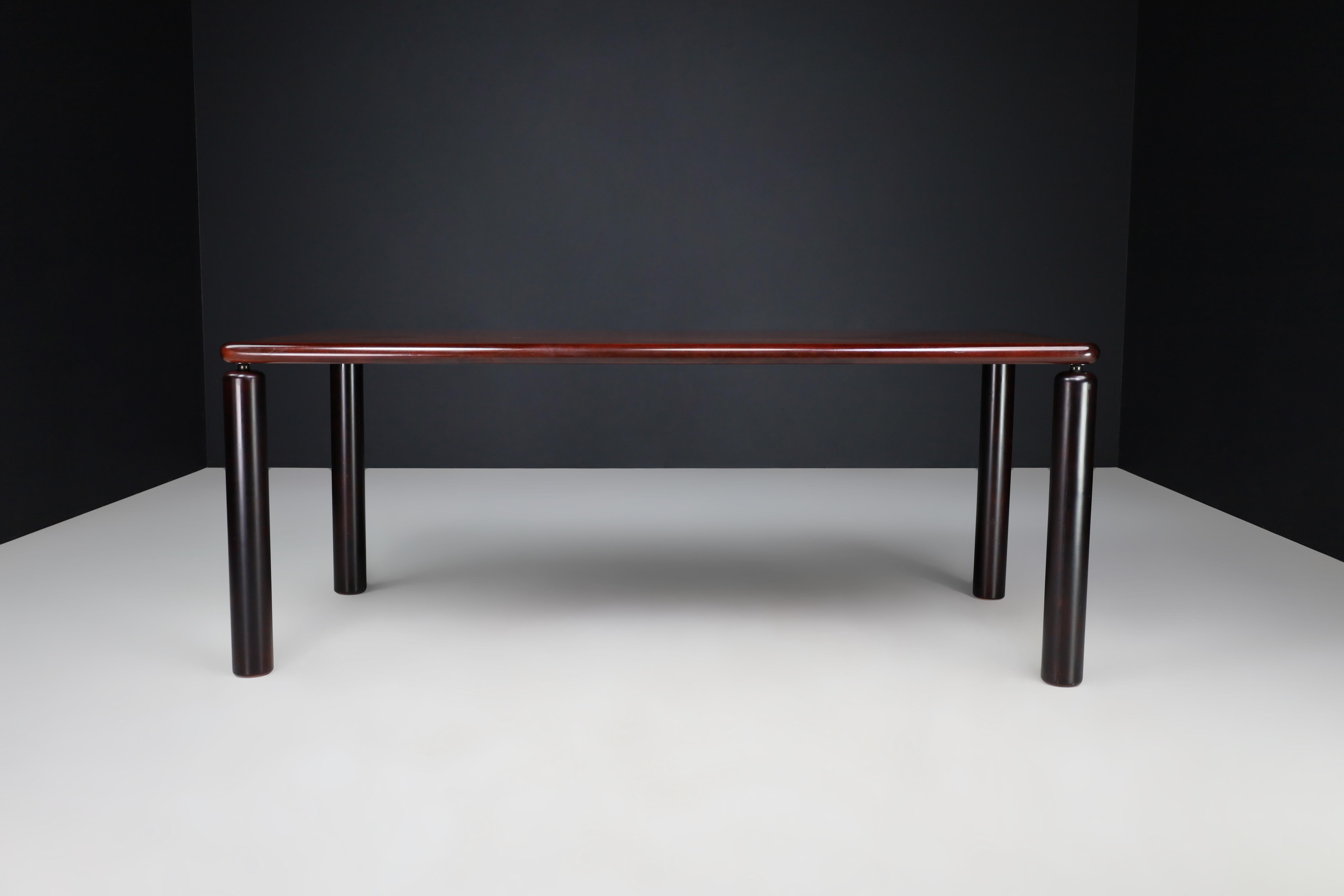 Table de salle à manger moderniste italienne attribuée au style de Tobia Scarpa, années 1970 Bon état - En vente à Almelo, NL