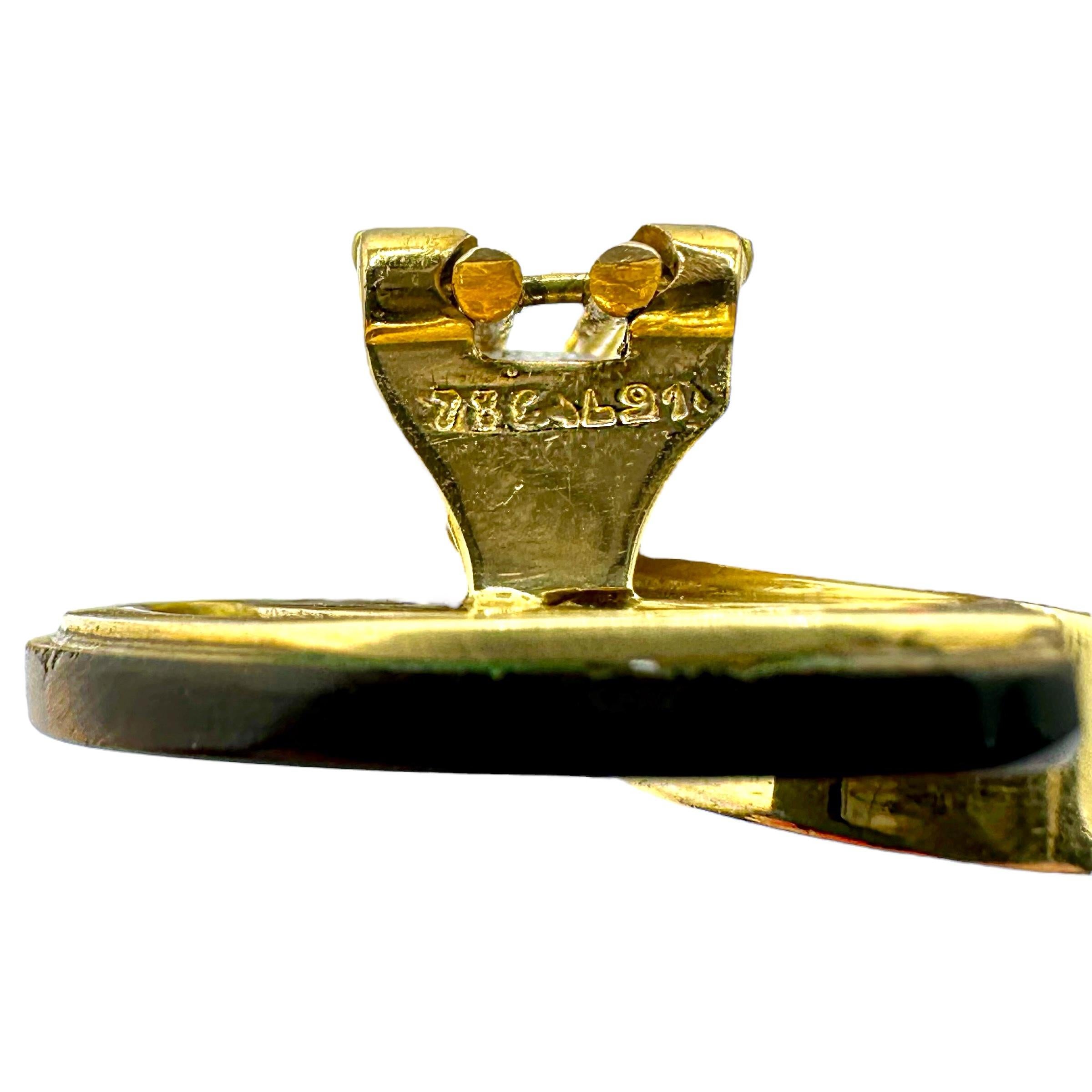 Italian Modernist Earrings in 18k Yellow Gold and Tigers-Eye 1 Inch by 1 Inch For Sale 1
