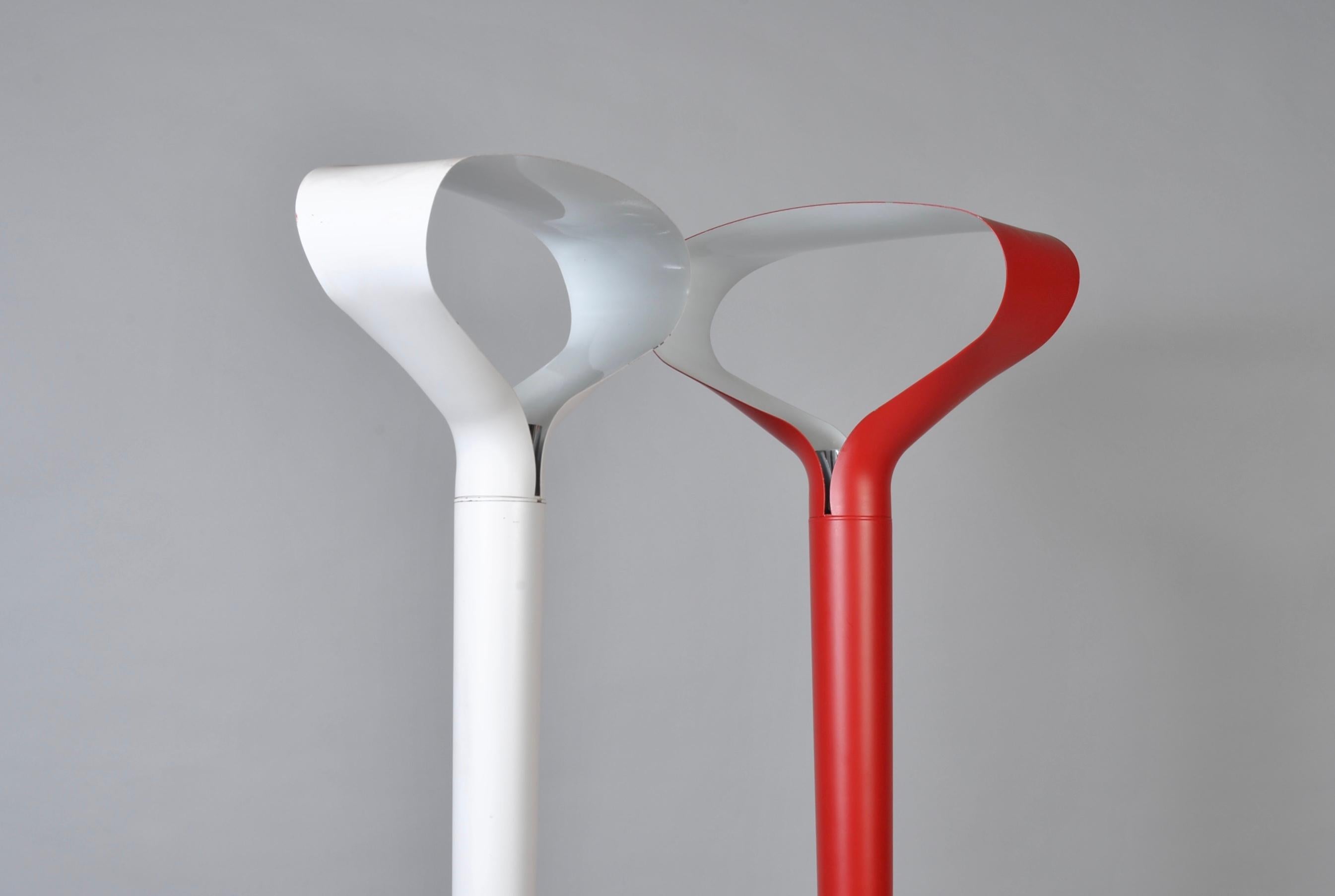 Highly unusual Italian modernist floor lamp. Red and white versions are available.
Red painted steel with solid cast resin base, very heavy. Fully rewired.
An impressive stand out piece of modernist design.