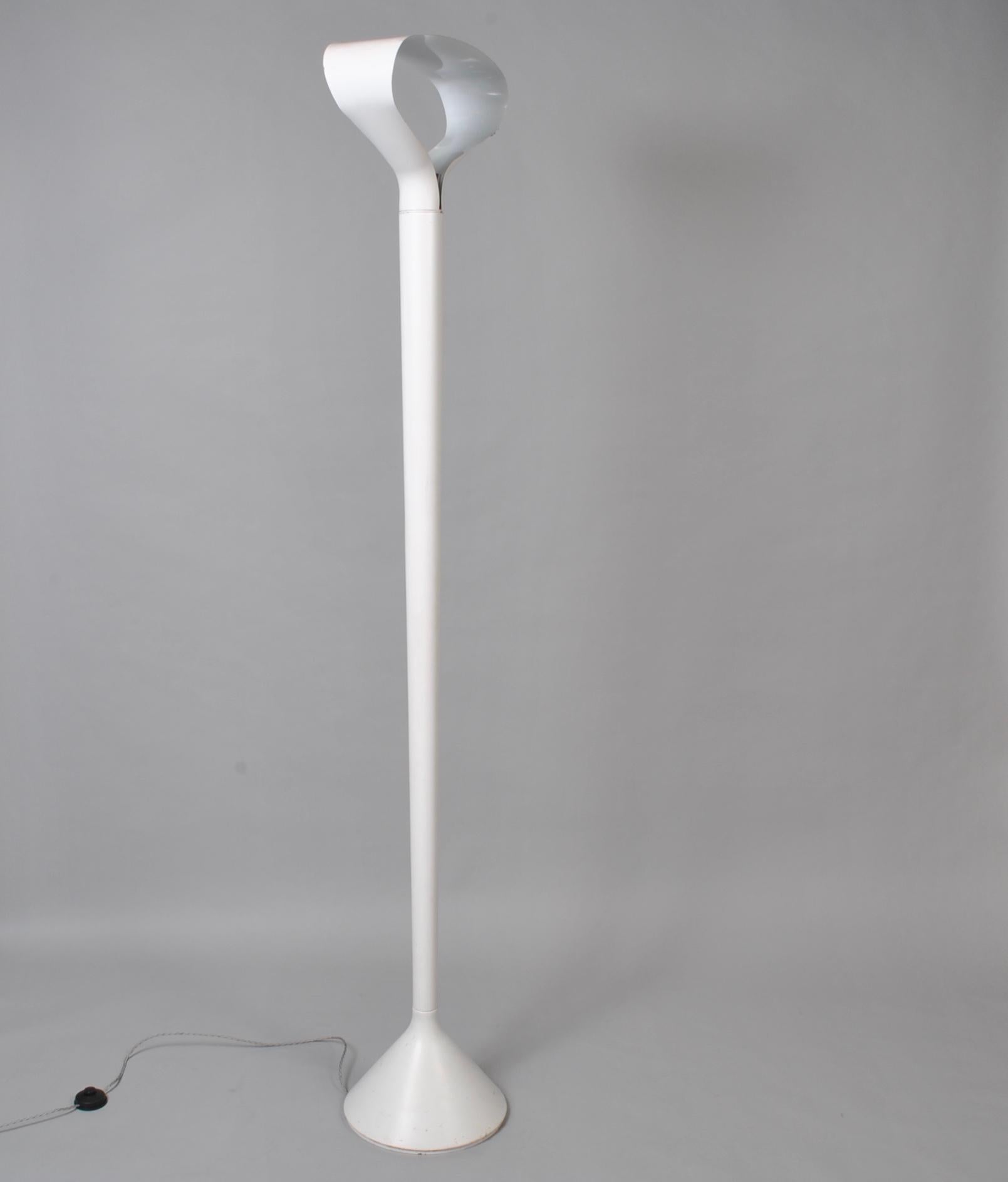 Highly unusual Italian Modernist floor lamp. White and red versions are available.
Red painted steel with solid cast resin base - very heavy. Fully rewired.
An impressive stand out piece of modernist design.