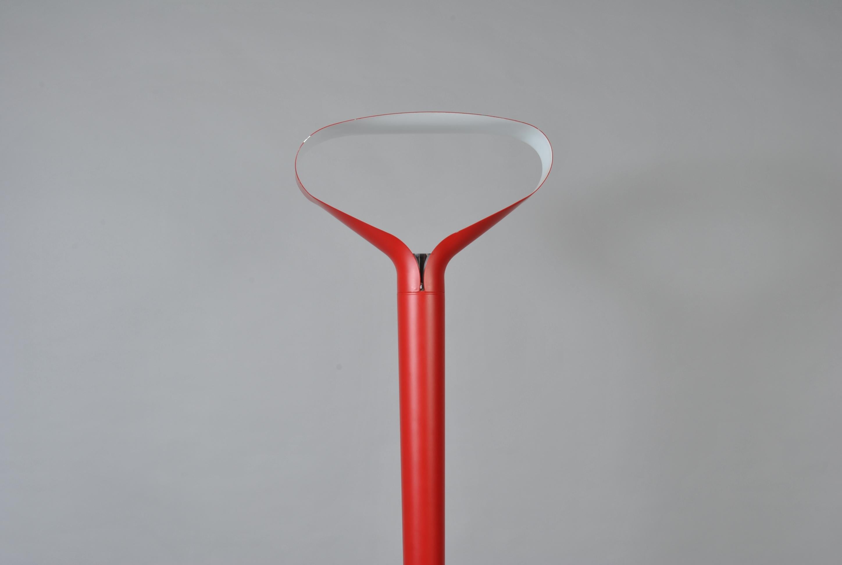 Mid-Century Modern Italian Modernist Floor Lamp, 1970s For Sale