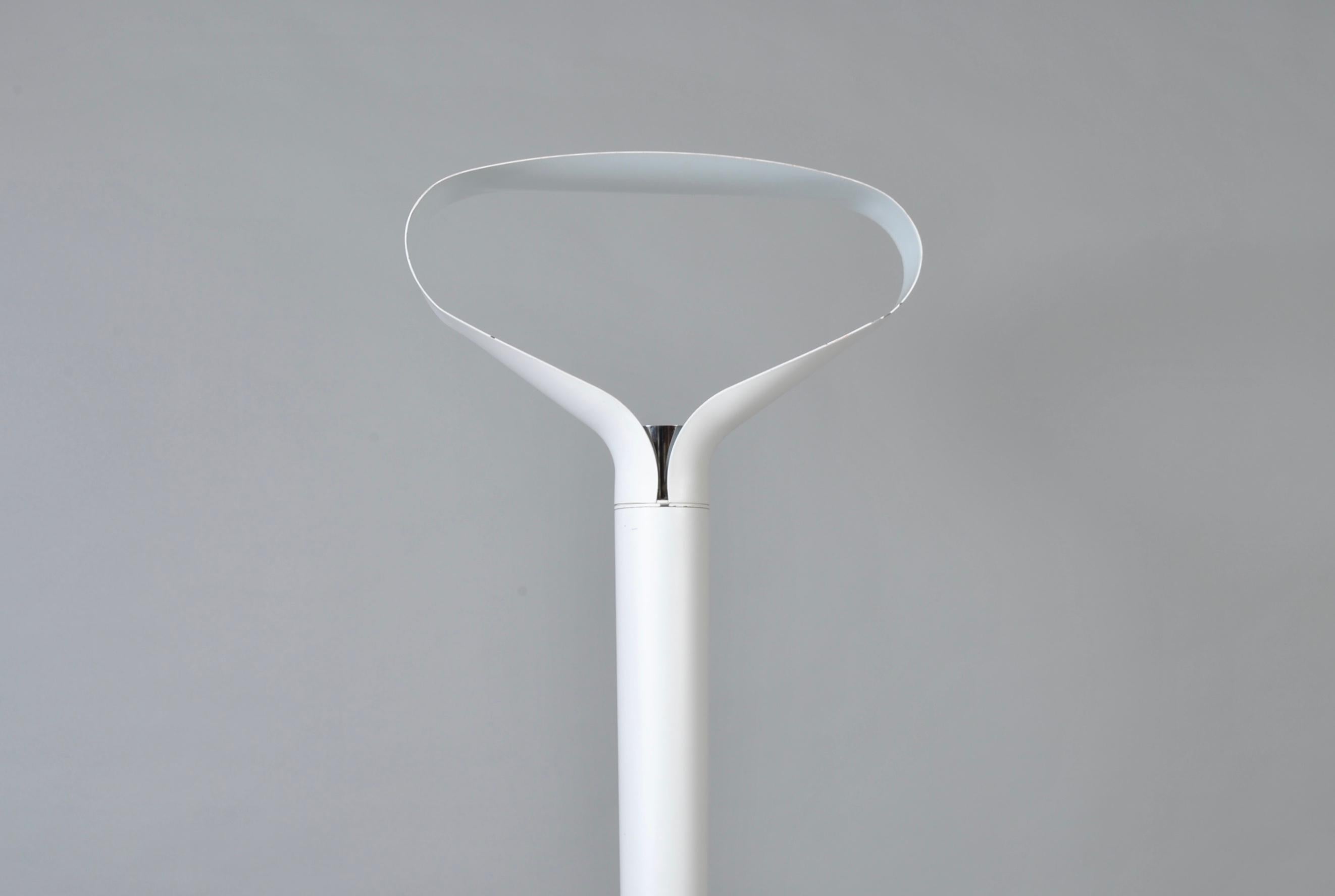 Mid-Century Modern Italian Modernist Floor Lamp, 1970s For Sale