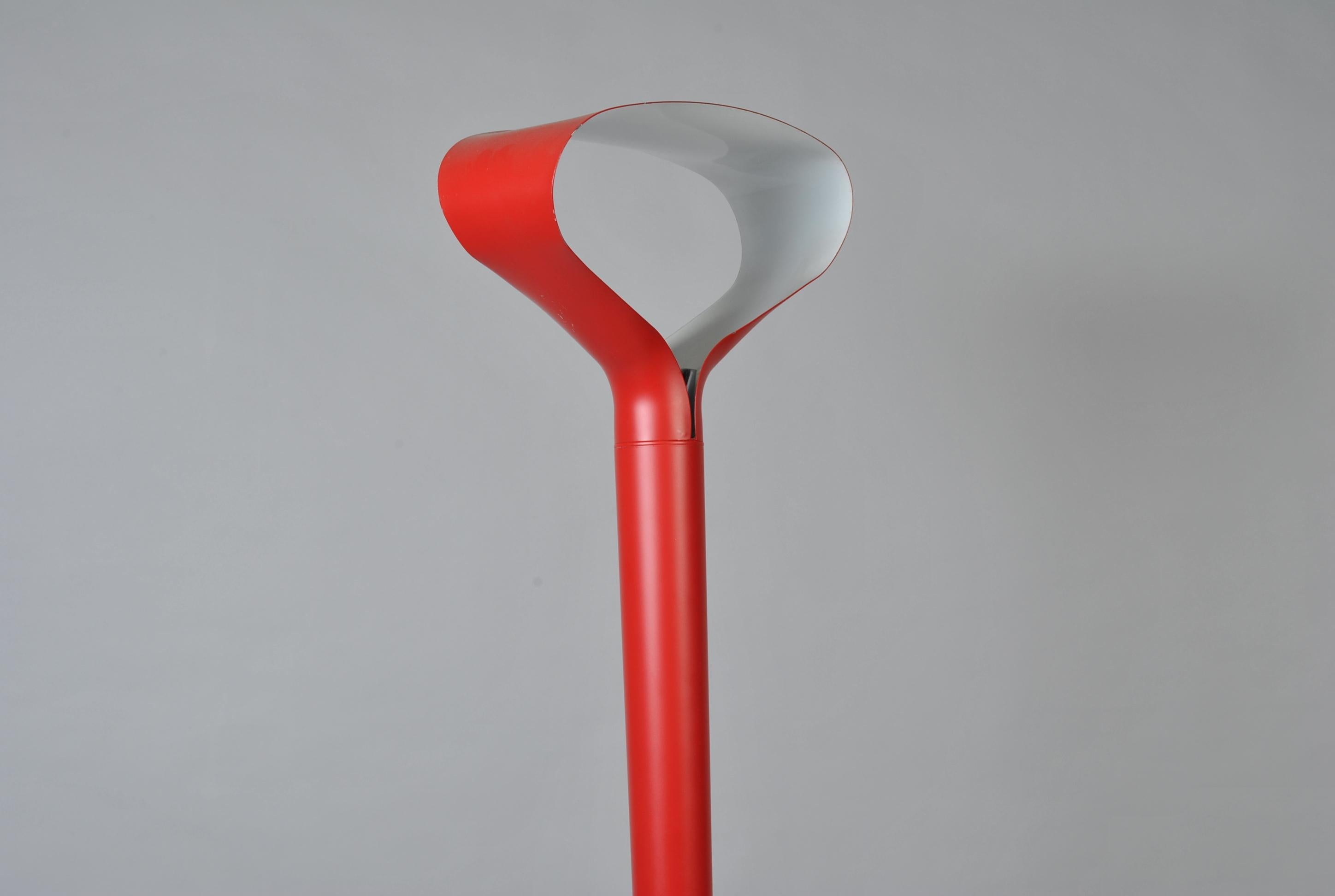Italian Modernist Floor Lamp, 1970s For Sale 1