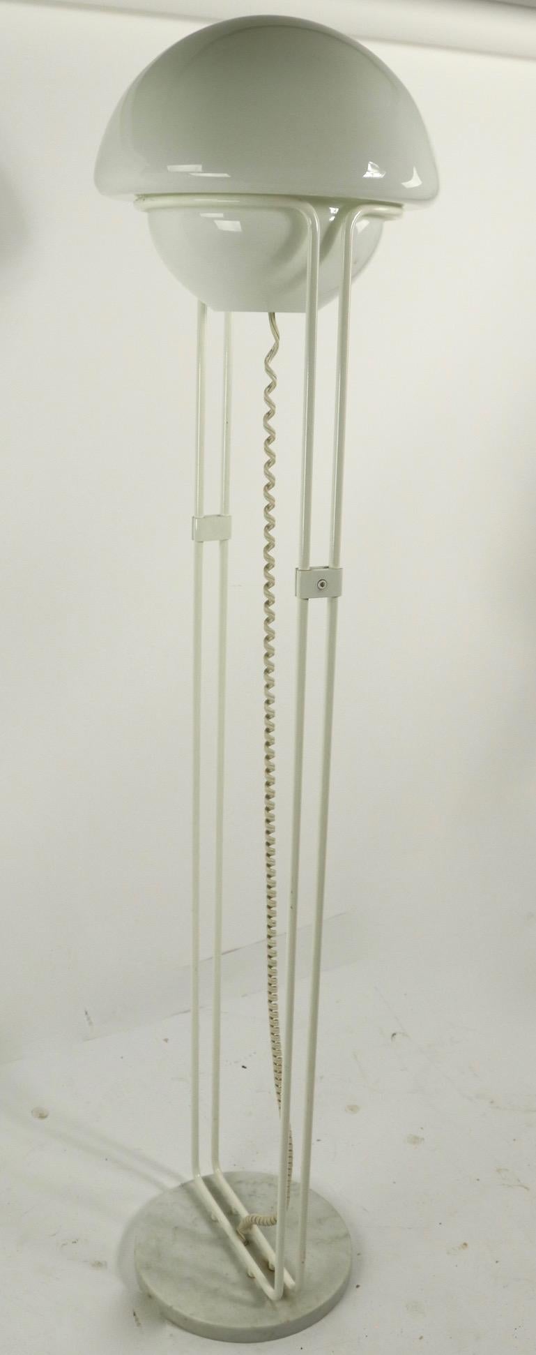 Italian Modernist Floor Lamp After Fabio Lenci for Guzzini For Sale 4